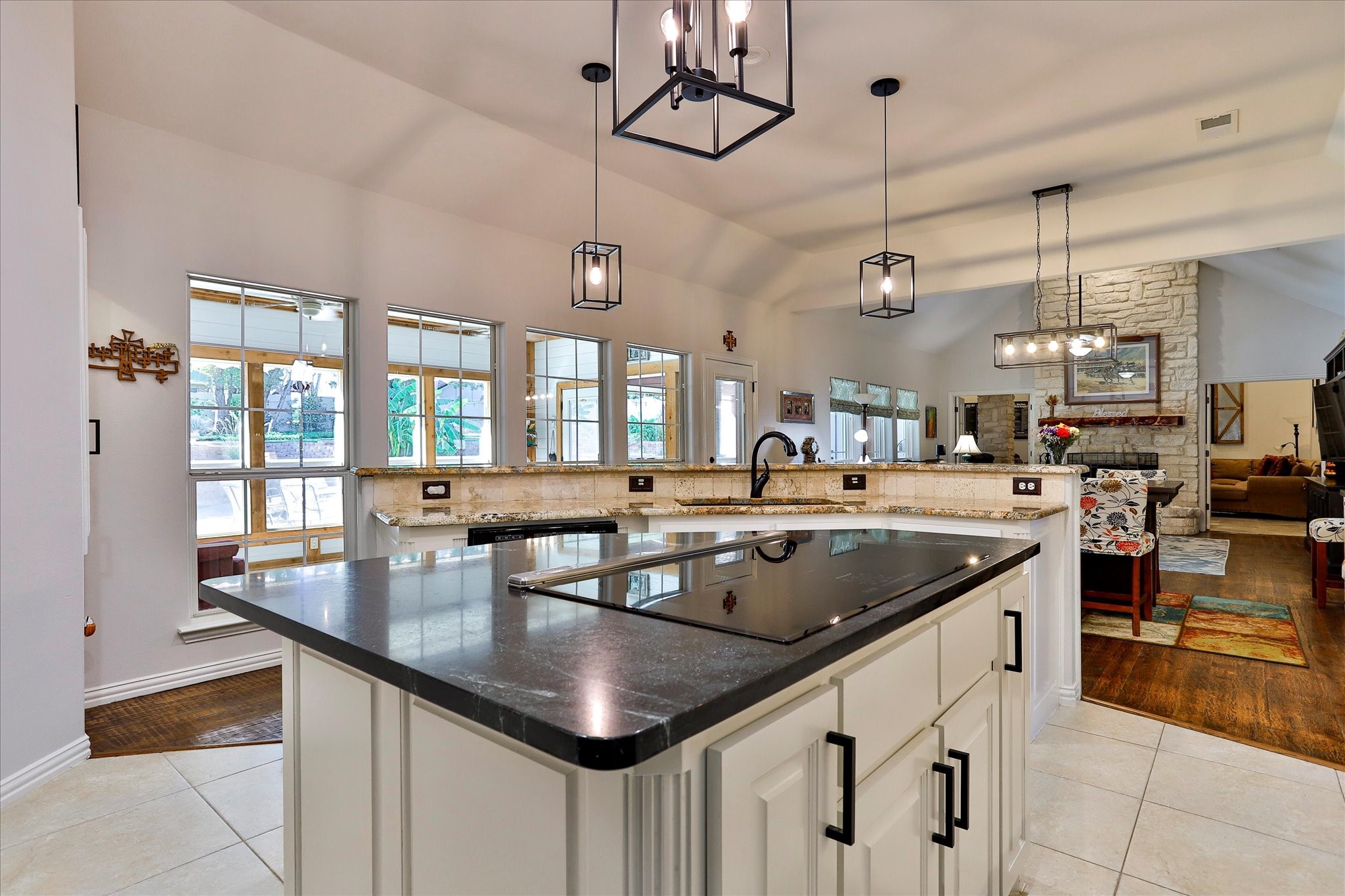 8921 Crest Wood Drive