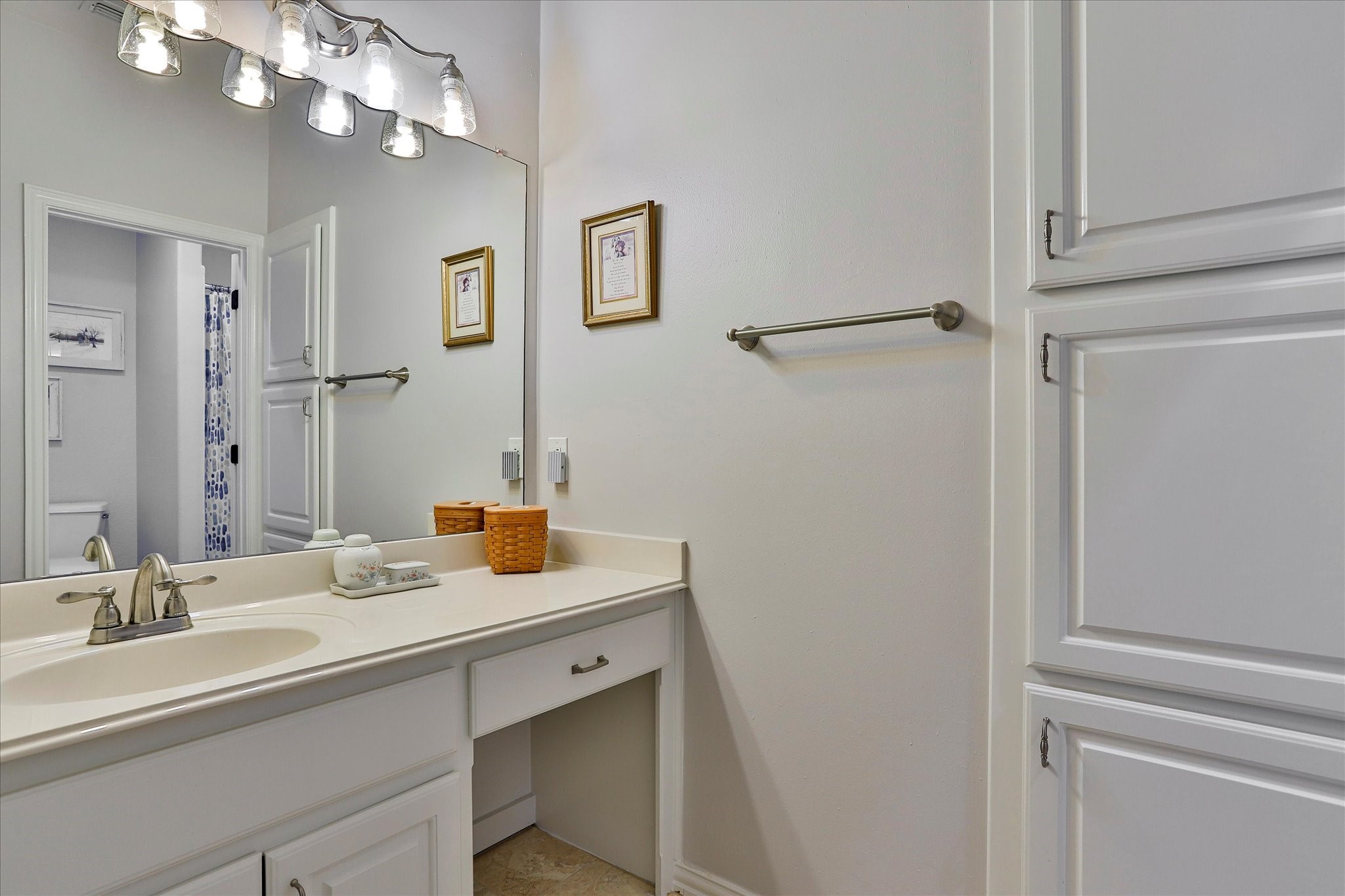 8921 Crest Wood Drive