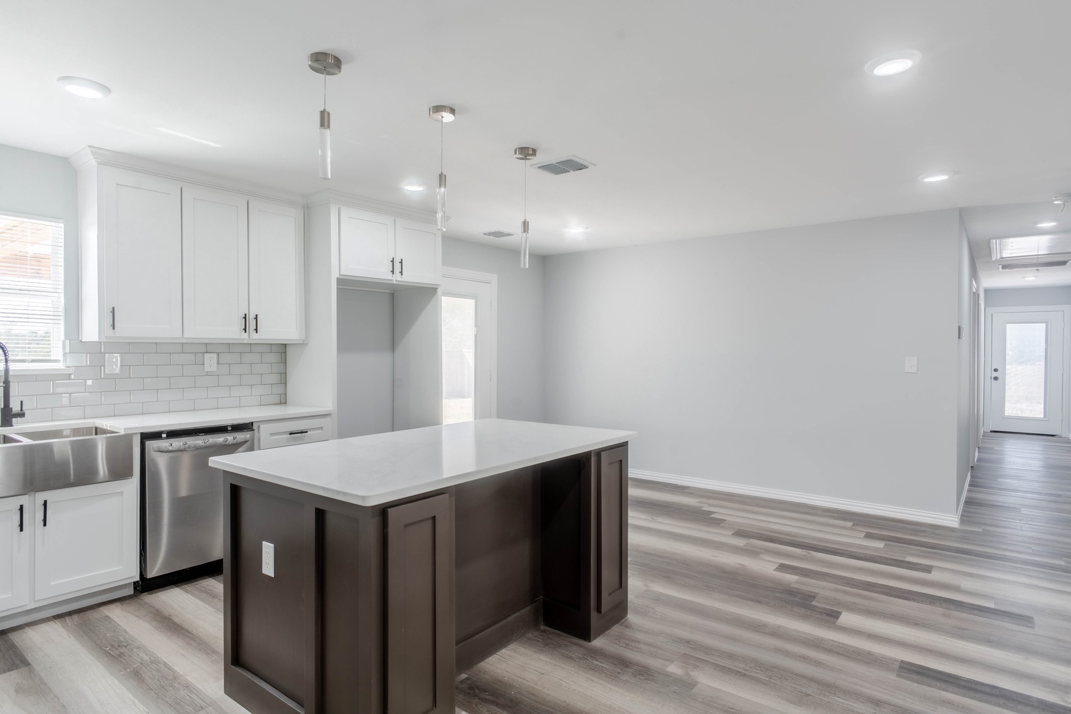 3719 Washington Trail
