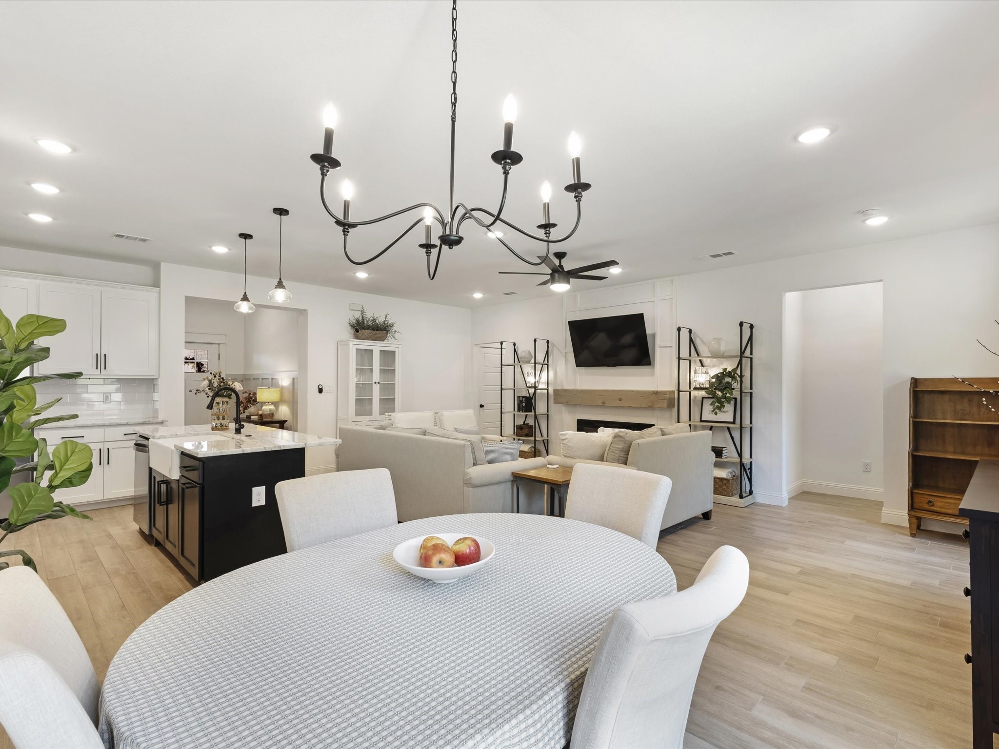 5423 San Jacinto Drive