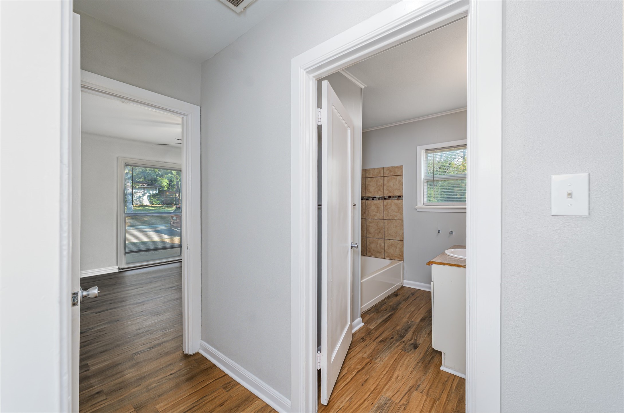 1924 N Edgewood Terrace