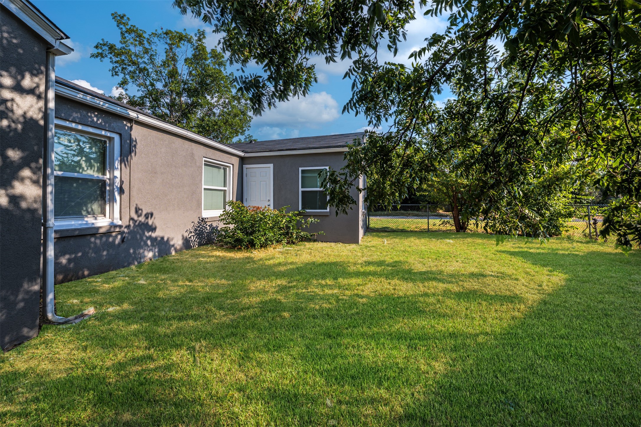 1924 N Edgewood Terrace