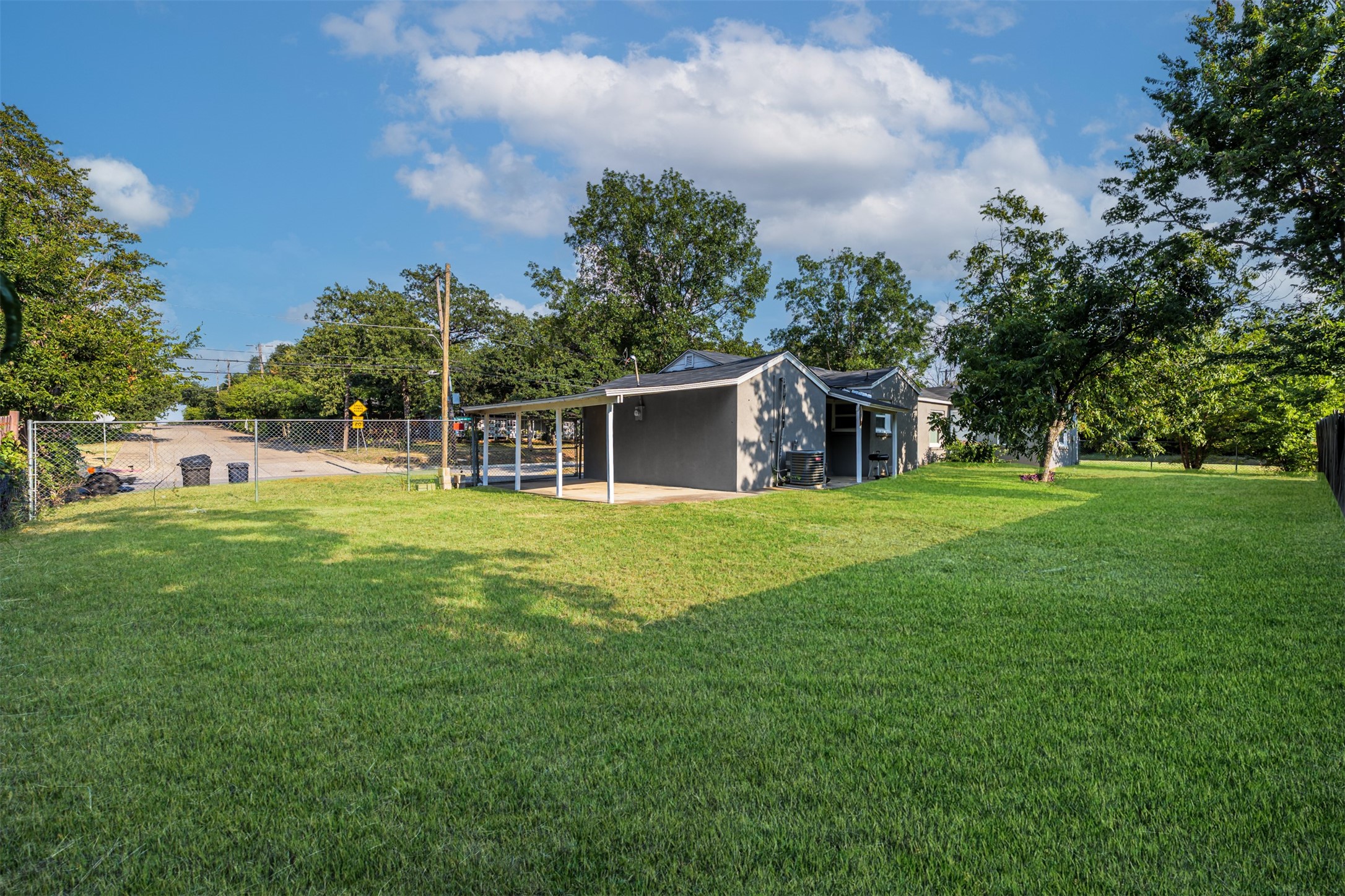 1924 N Edgewood Terrace