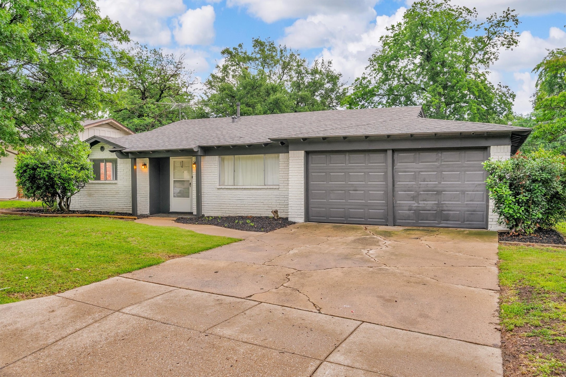 5229 Cockrell Avenue