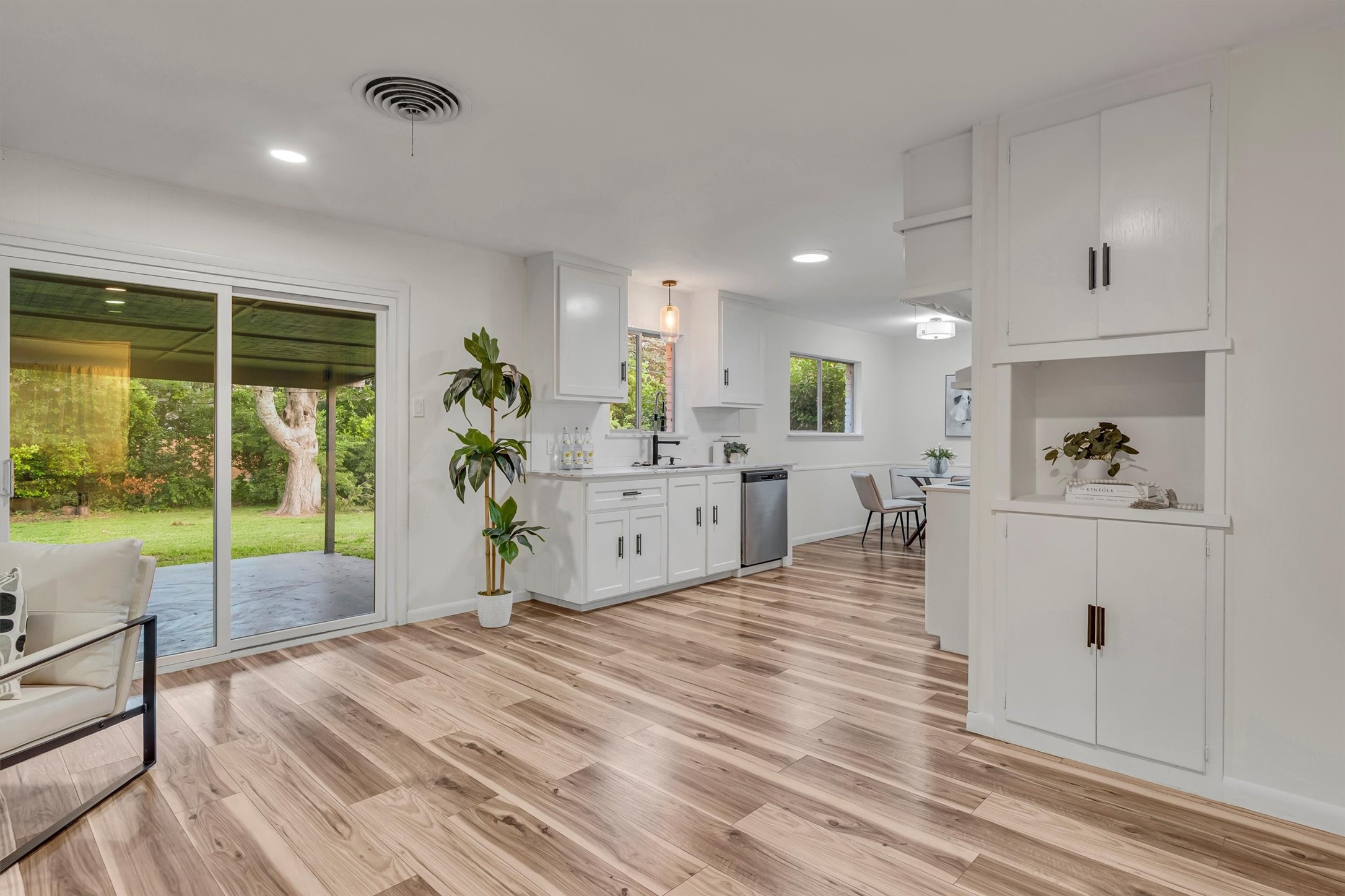 5229 Cockrell Avenue