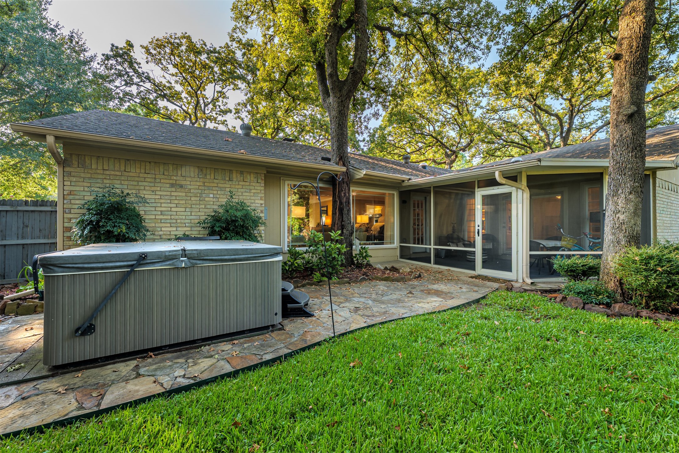 1810 Holm Oak Street