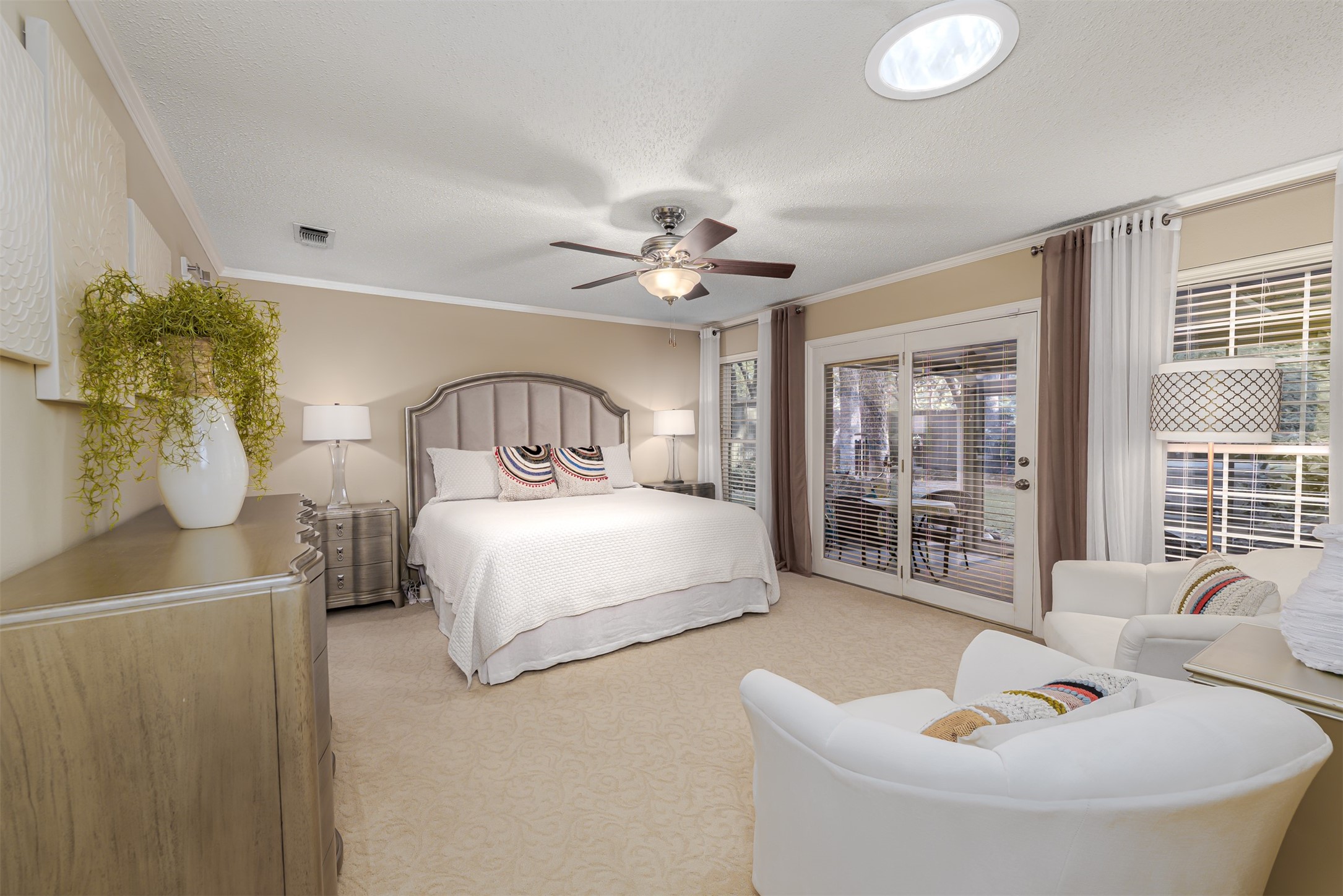 1810 Holm Oak Street