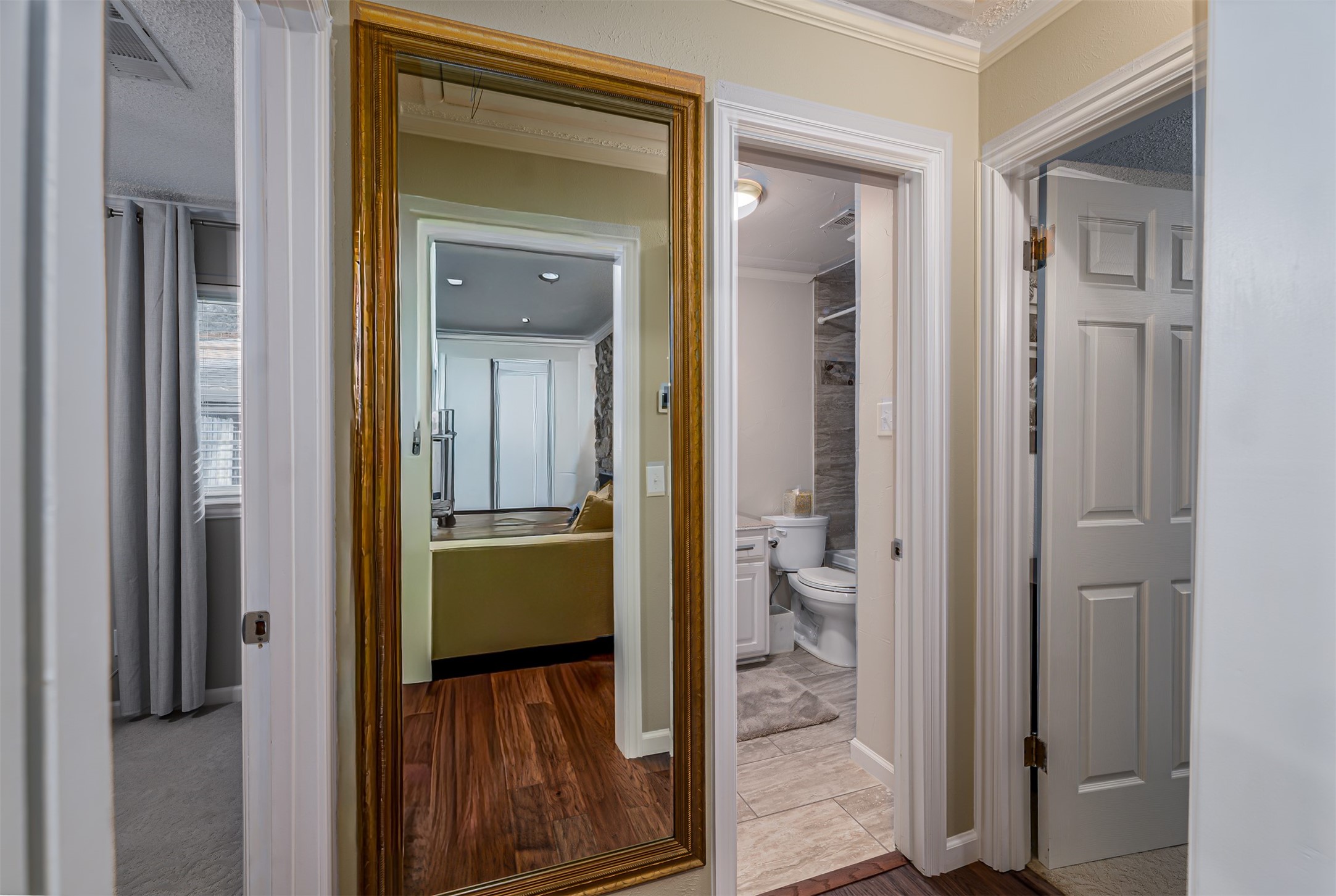 1810 Holm Oak Street