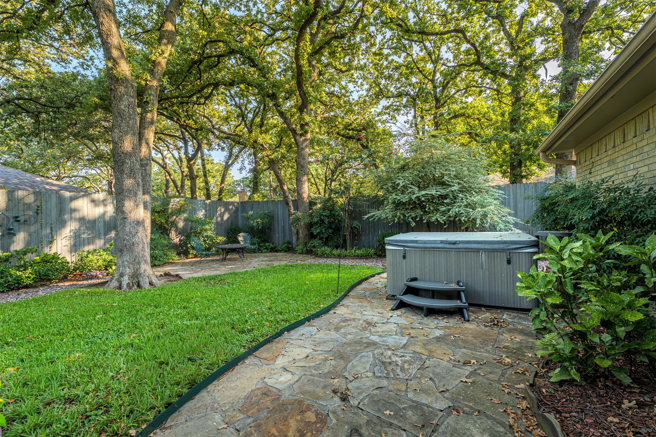 1810 Holm Oak Street