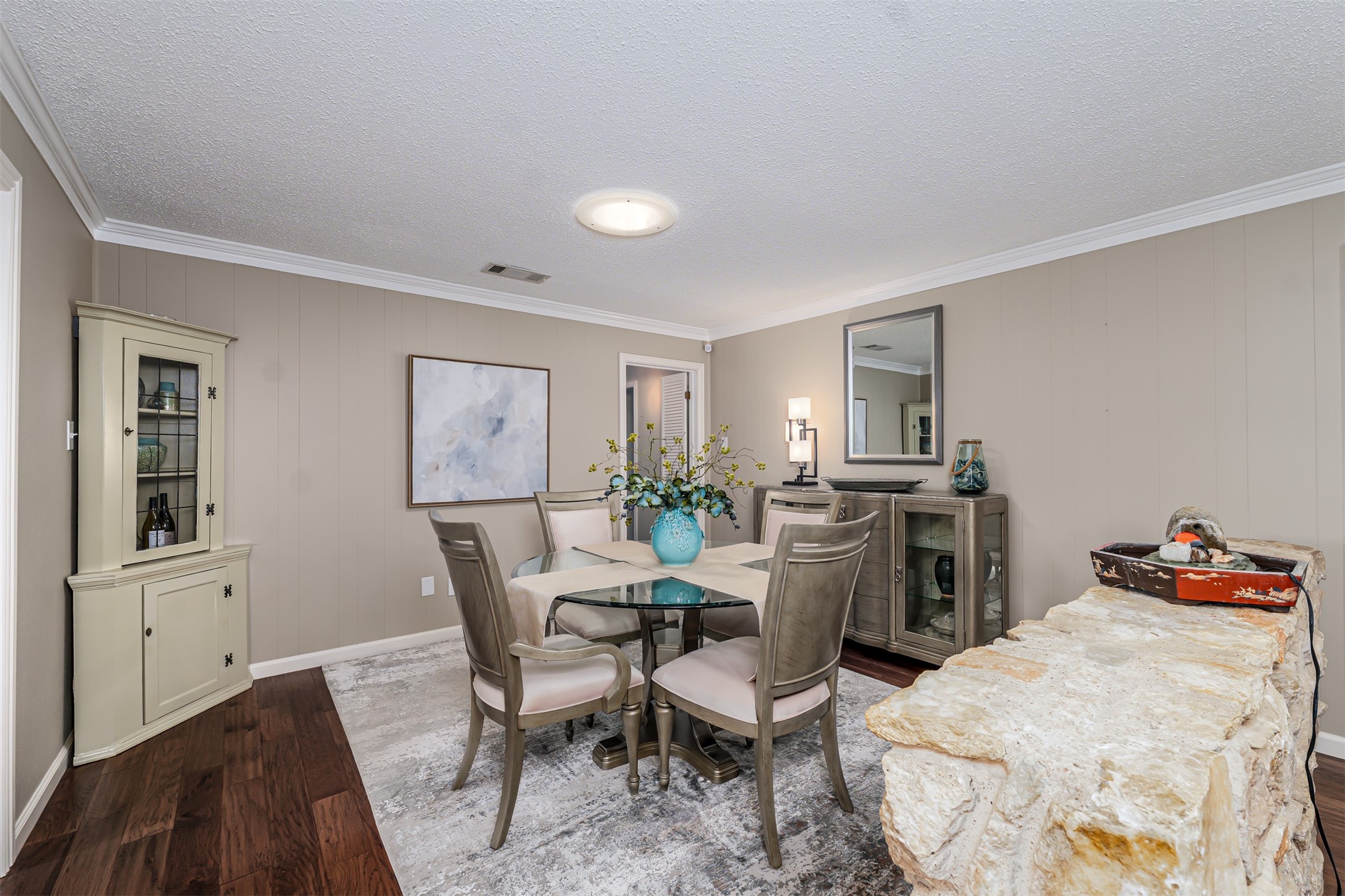 1810 Holm Oak Street