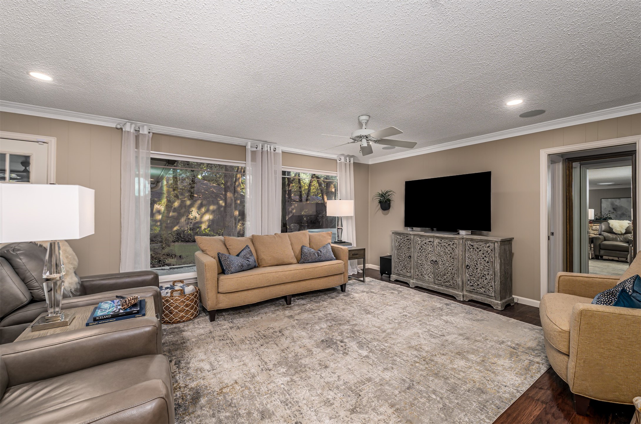 1810 Holm Oak Street