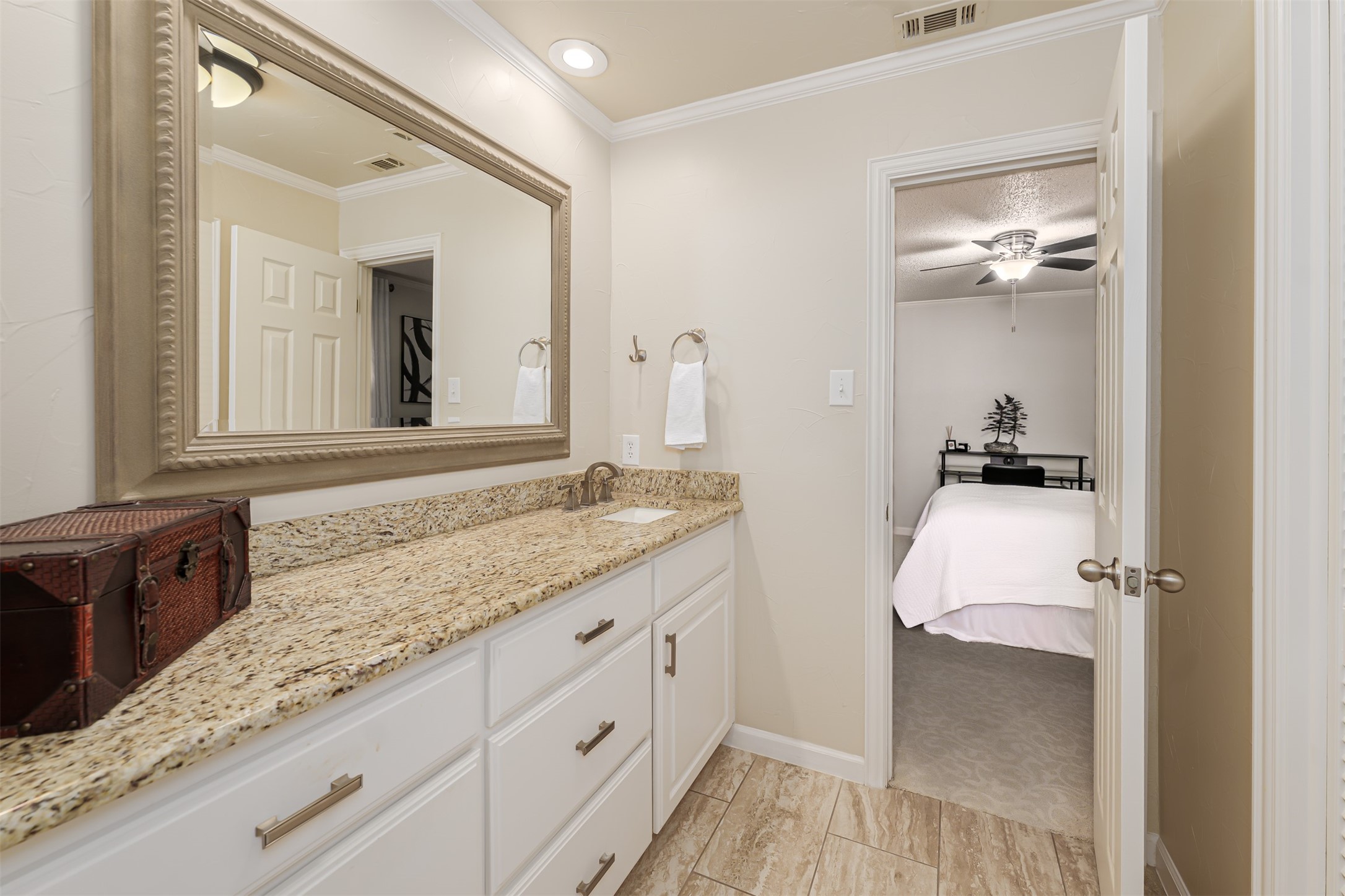 1810 Holm Oak Street