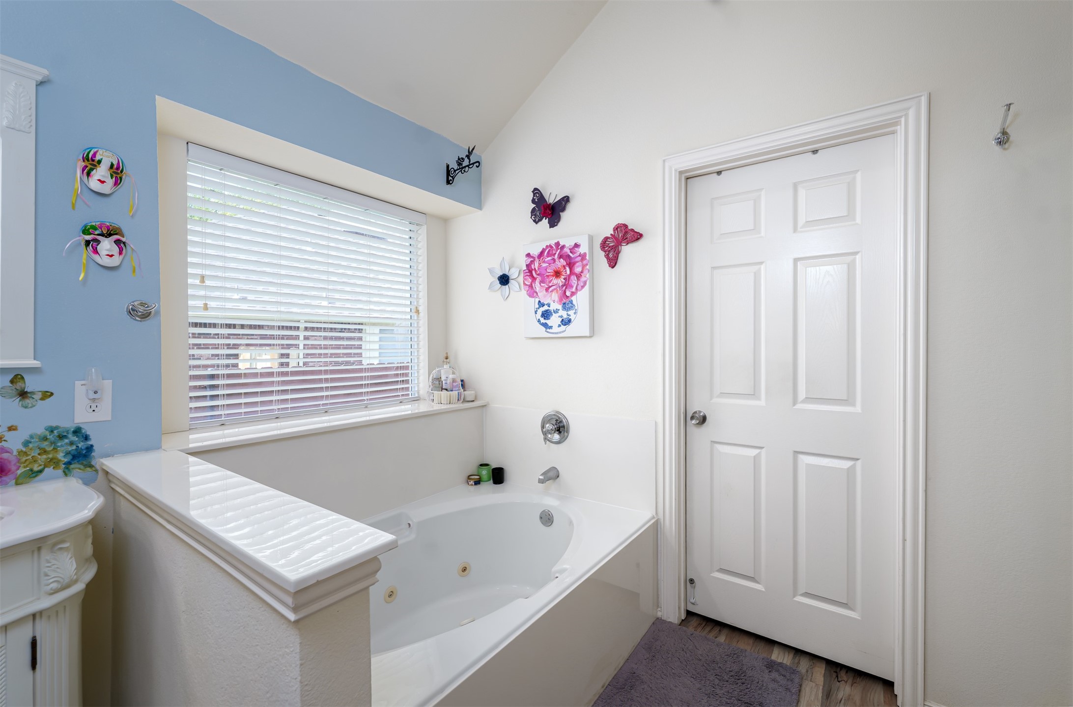 7046 Panavision Trail