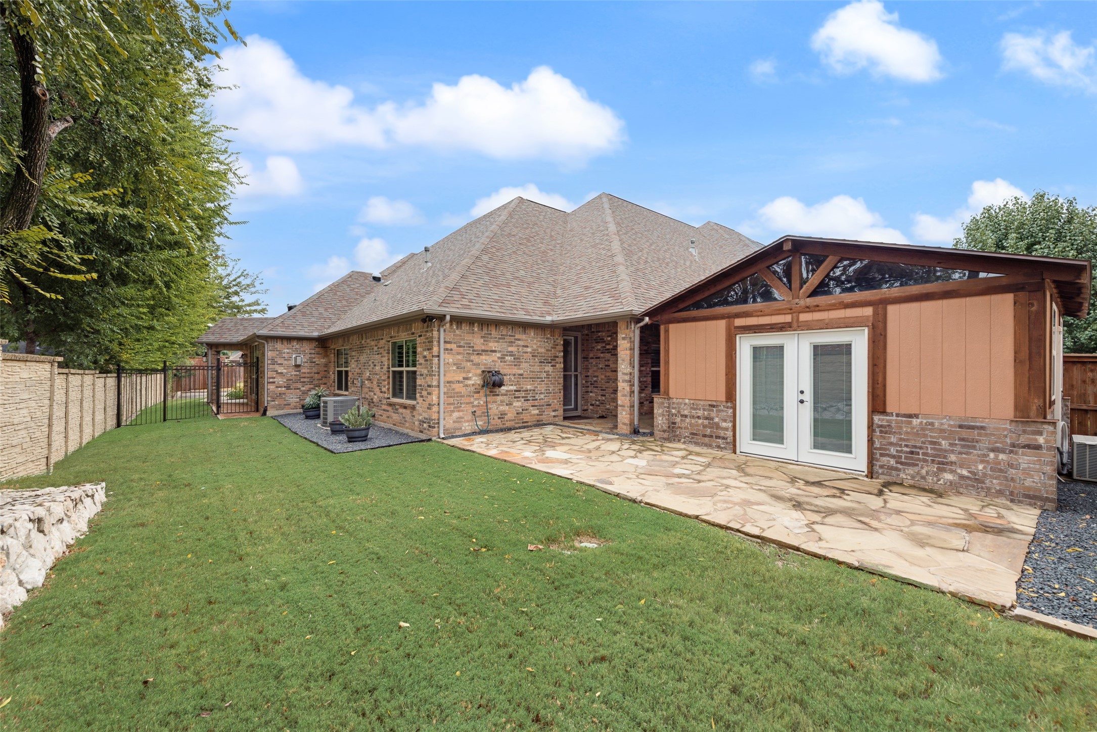 4900 Dacy Lane