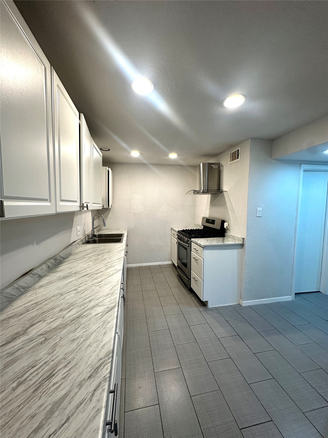 6024 Westridge Lane 305