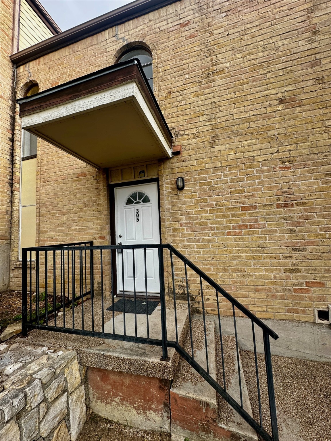 6024 Westridge Lane 305