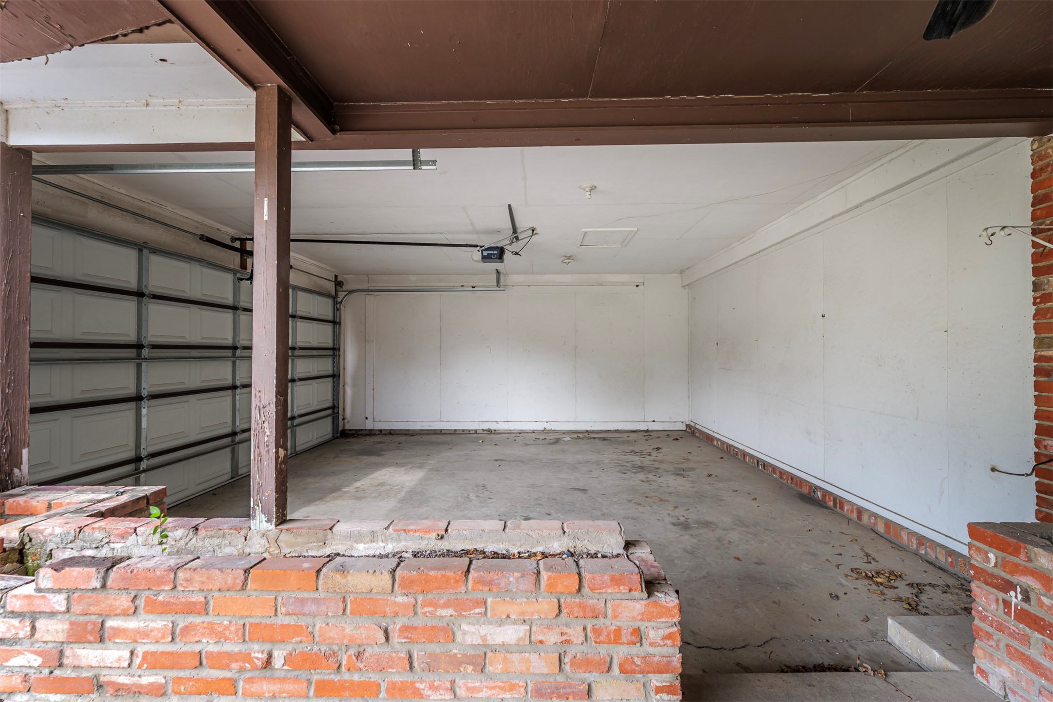 1500 Oak Cliff Road