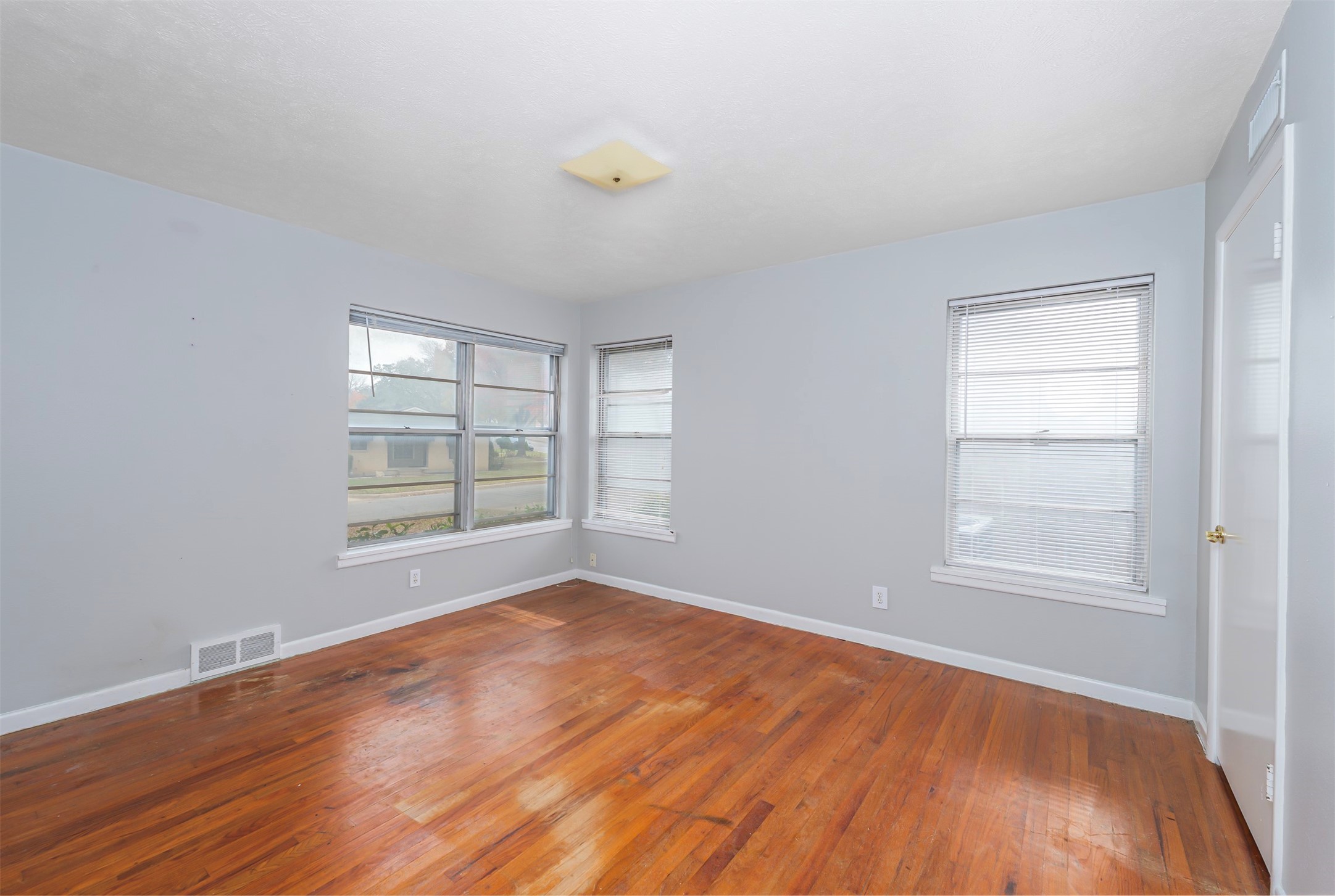 1500 Oak Cliff Road
