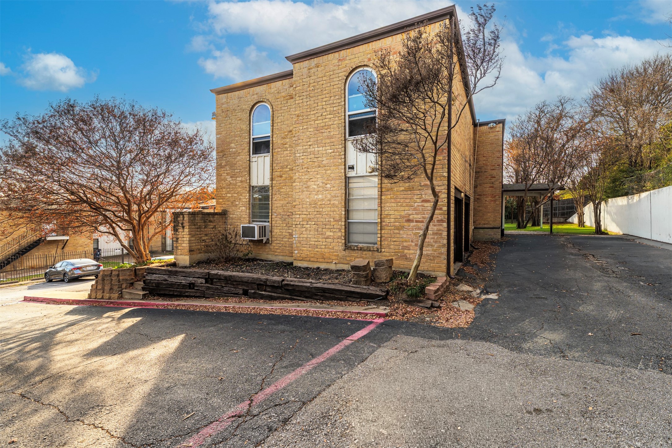 6032 Westridge Lane 211