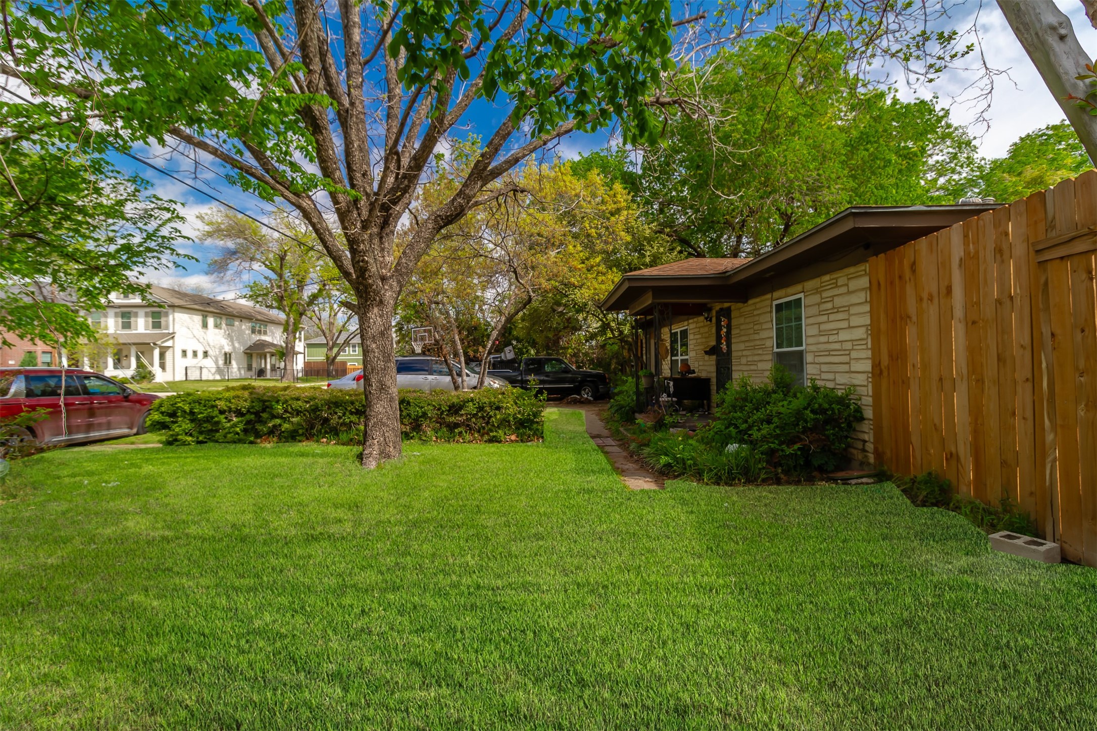 417 Athenia Drive