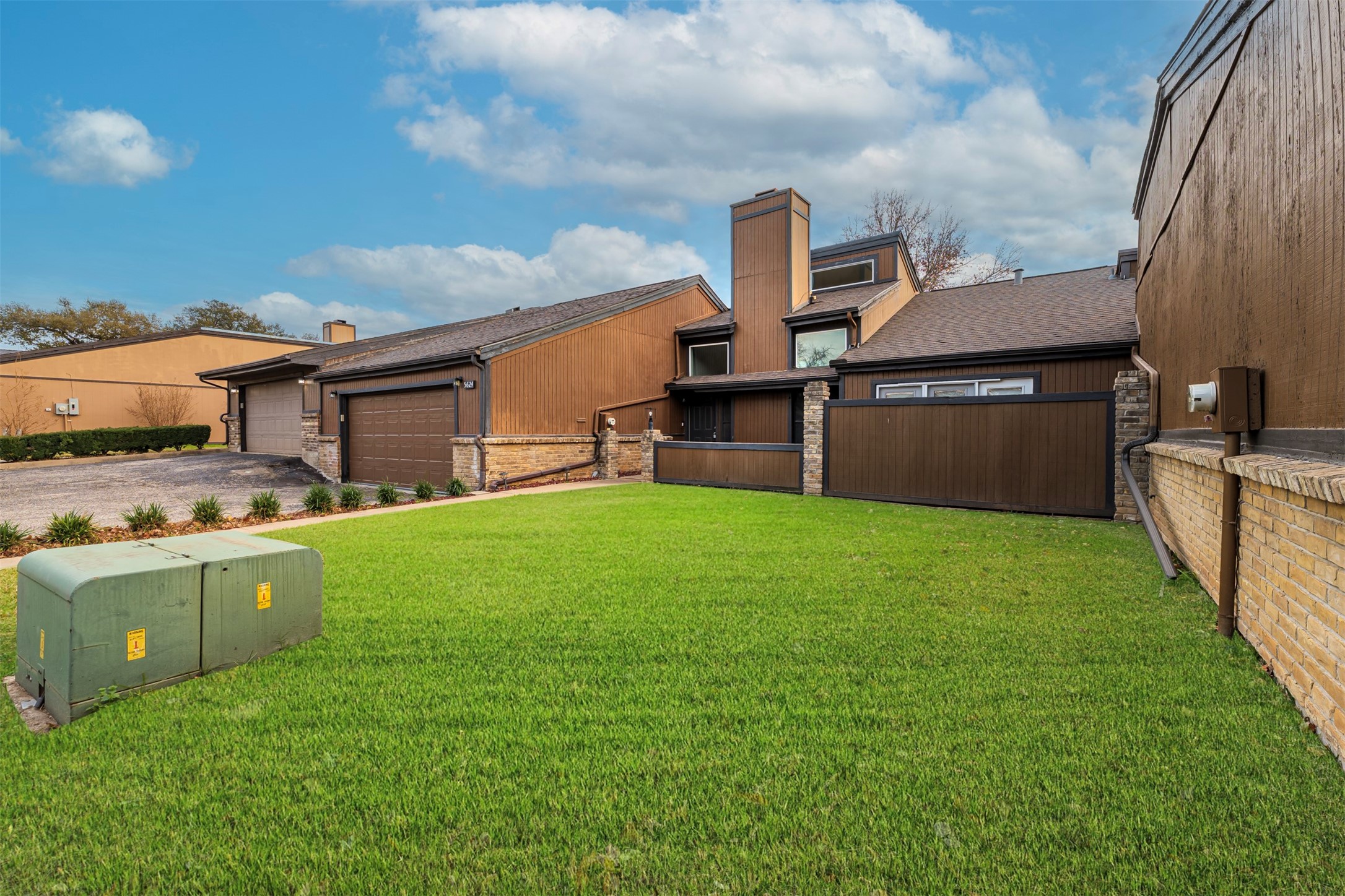 5624 Oak View Drive