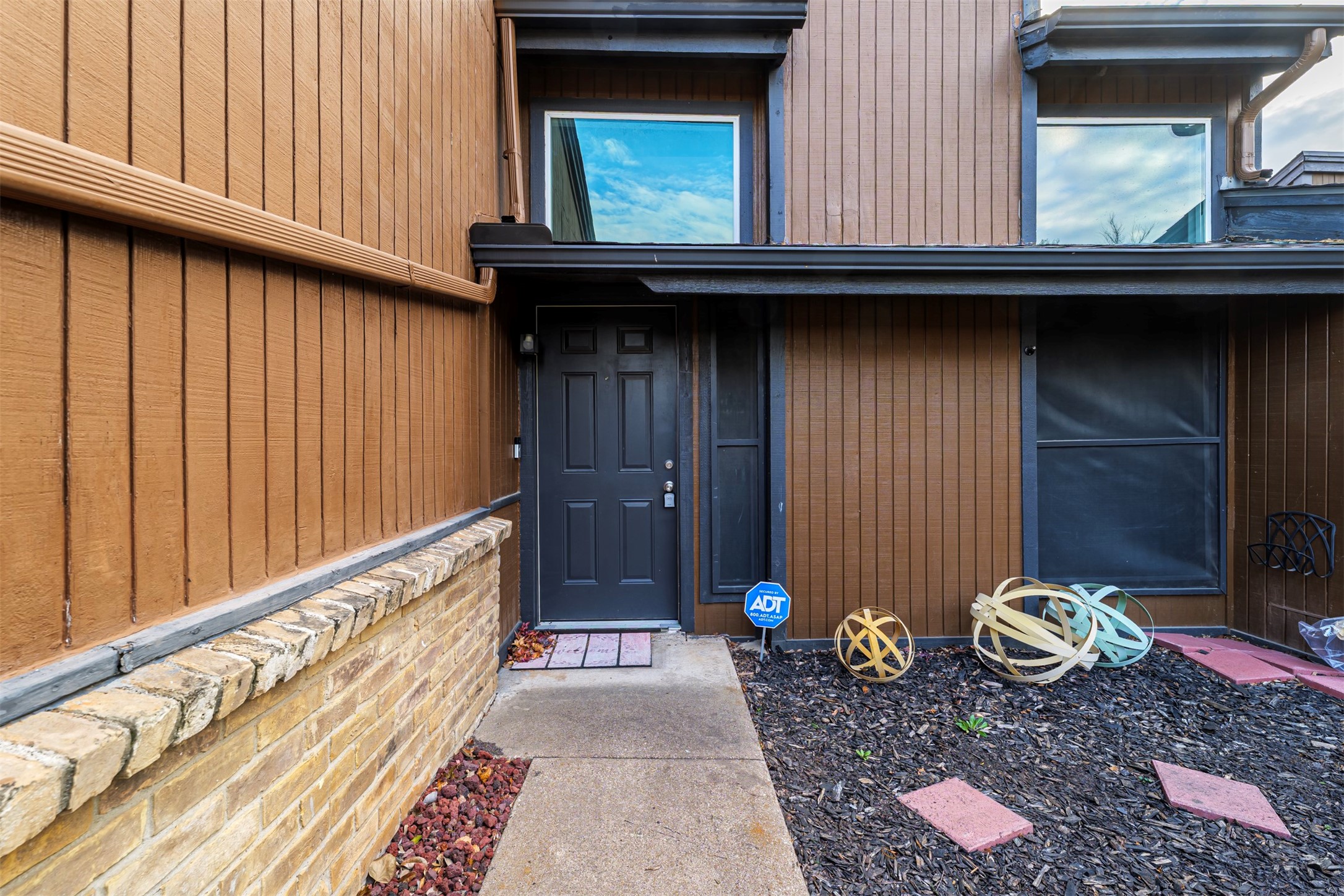 5624 Oak View Drive