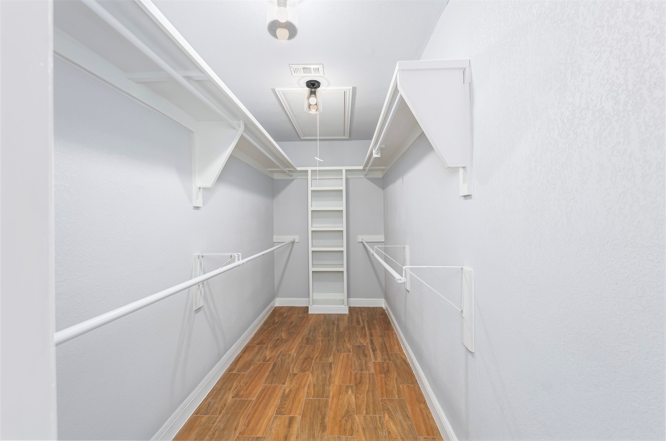 5624 Oak View Drive