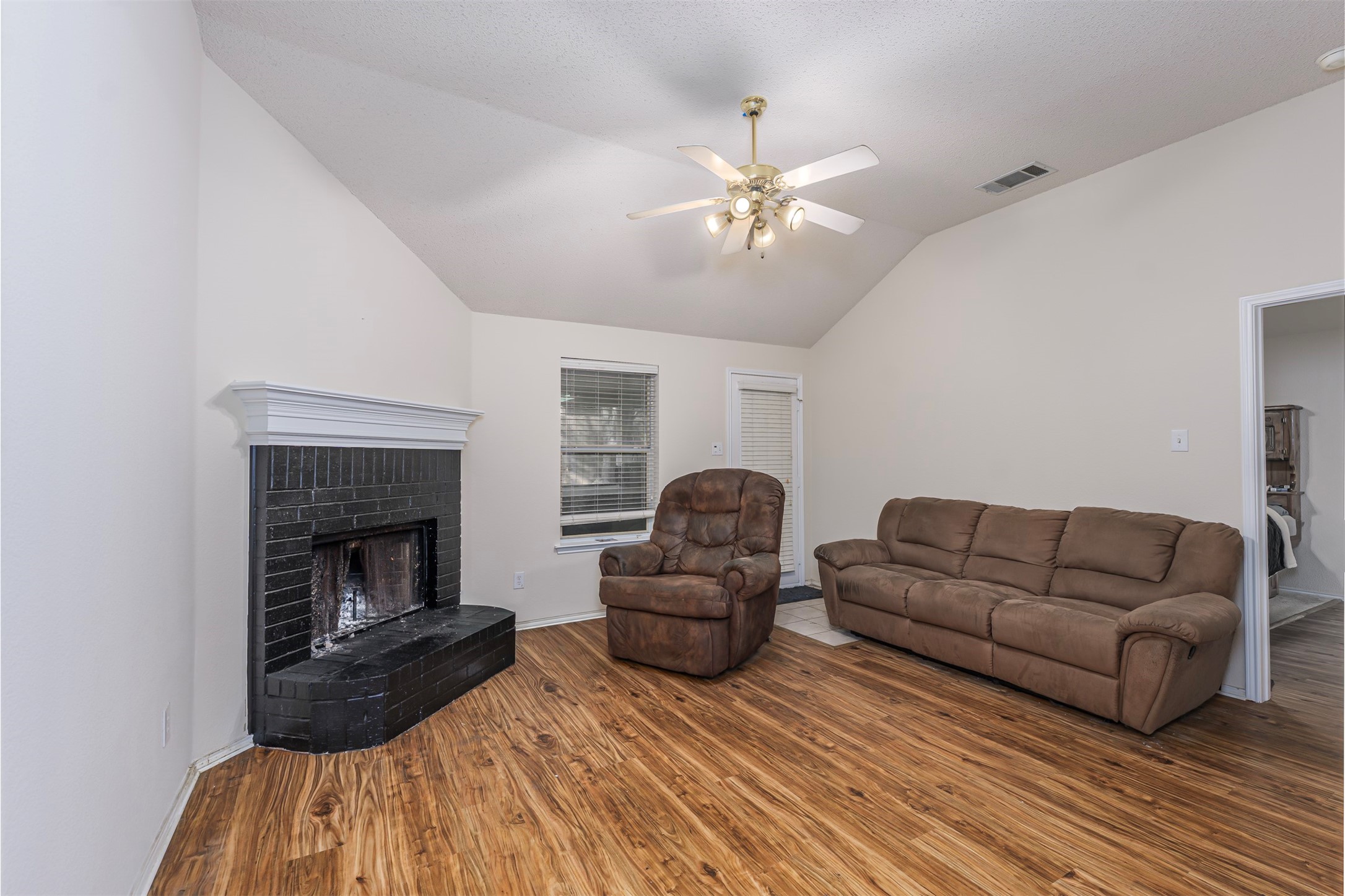 12212 Stillglen Trail