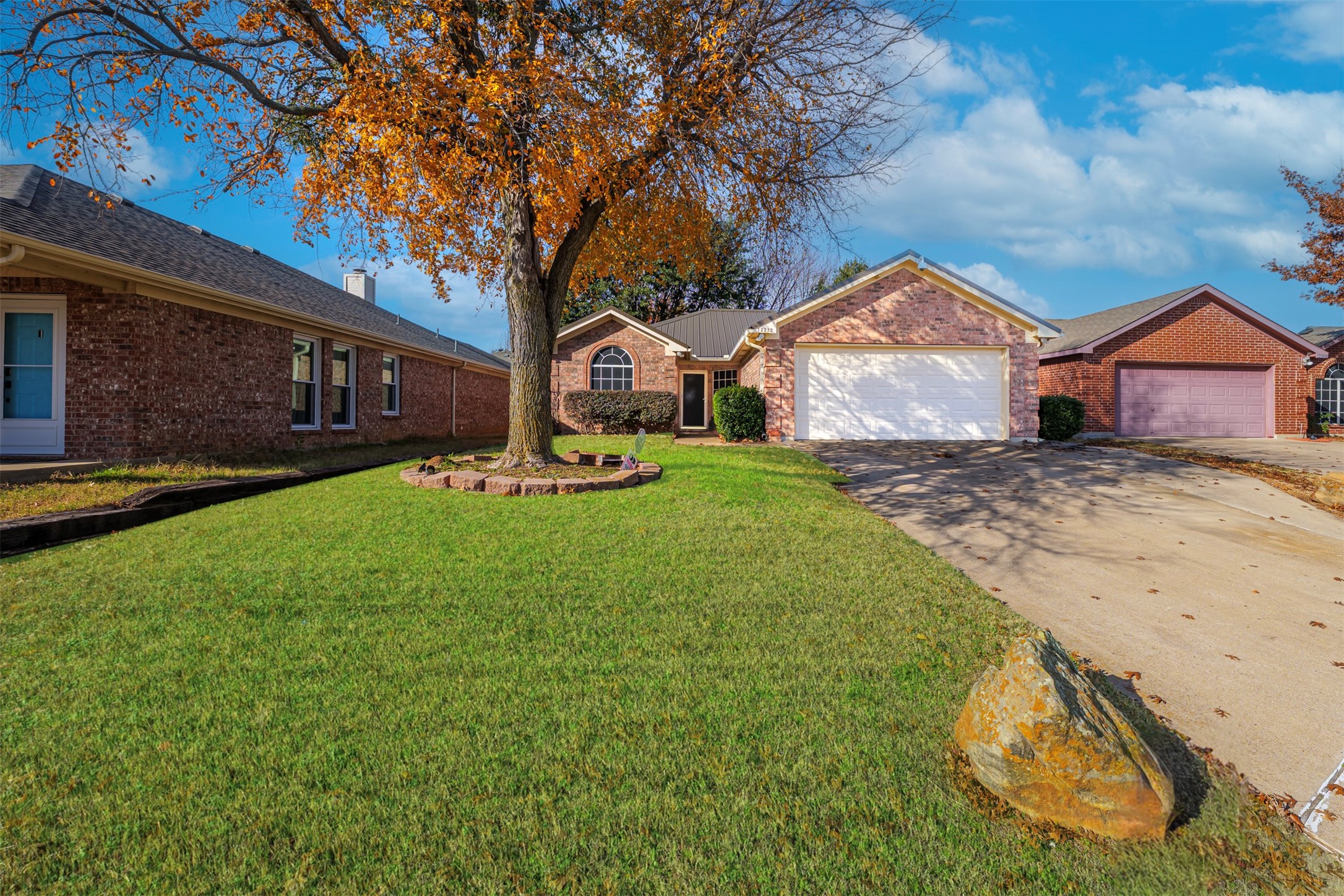 12212 Stillglen Trail