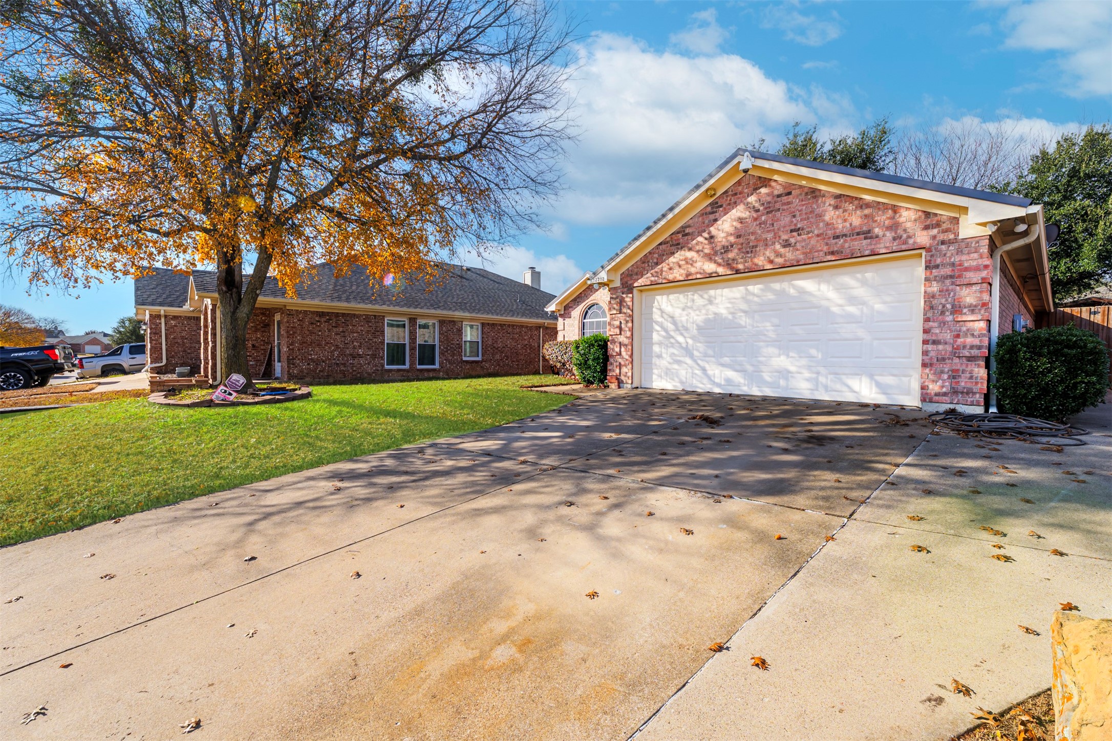 12212 Stillglen Trail