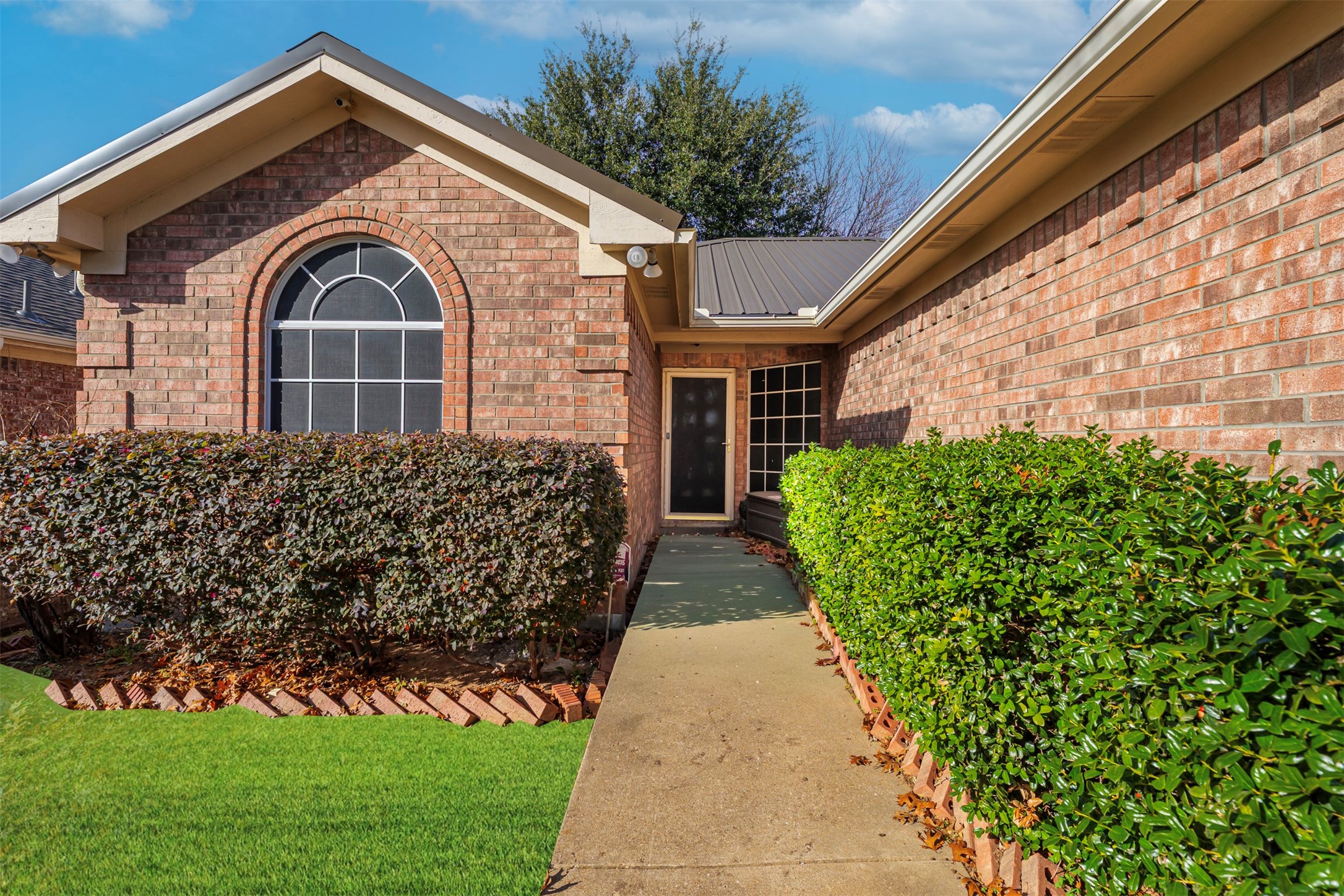 12212 Stillglen Trail