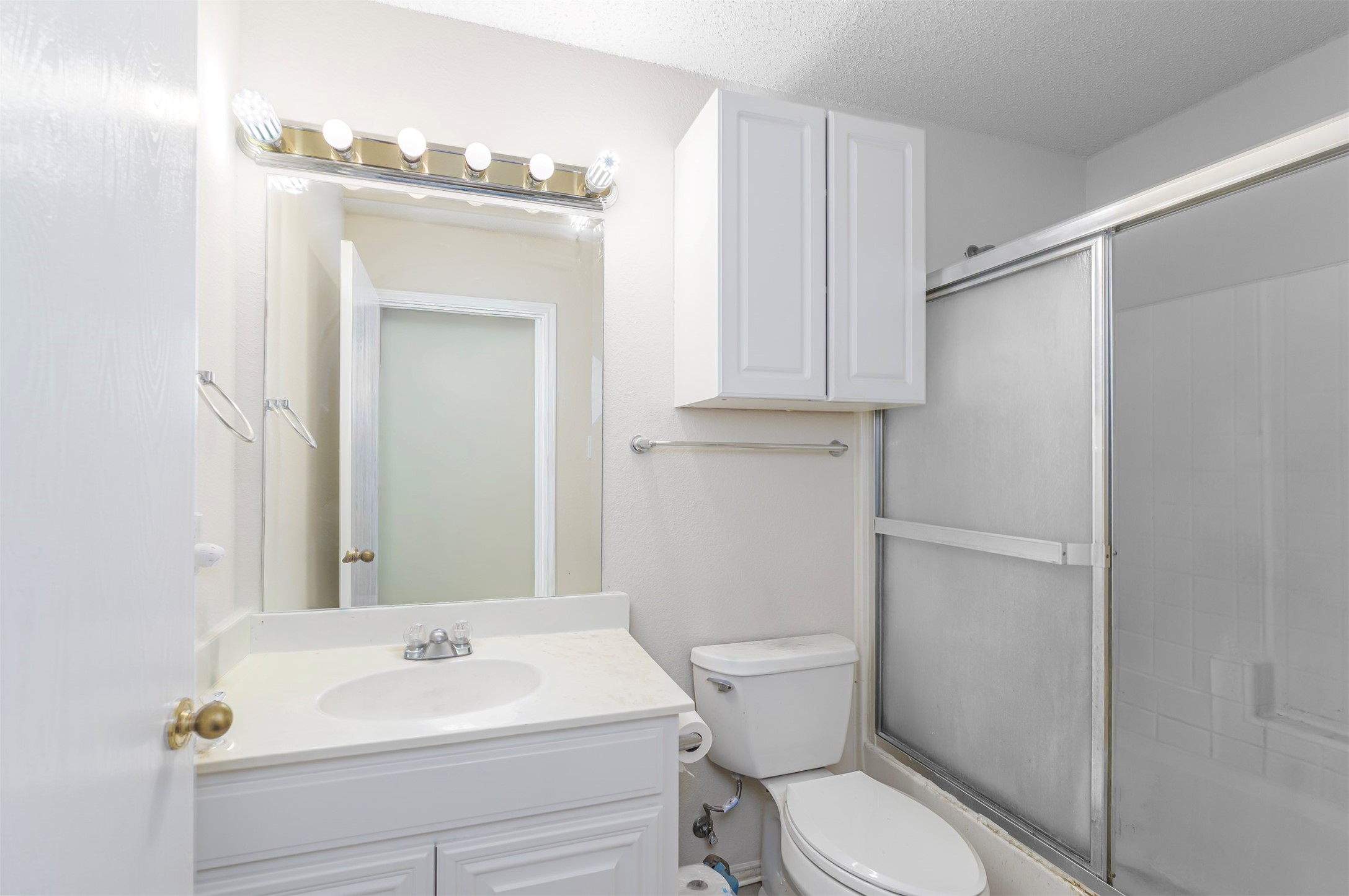 12212 Stillglen Trail