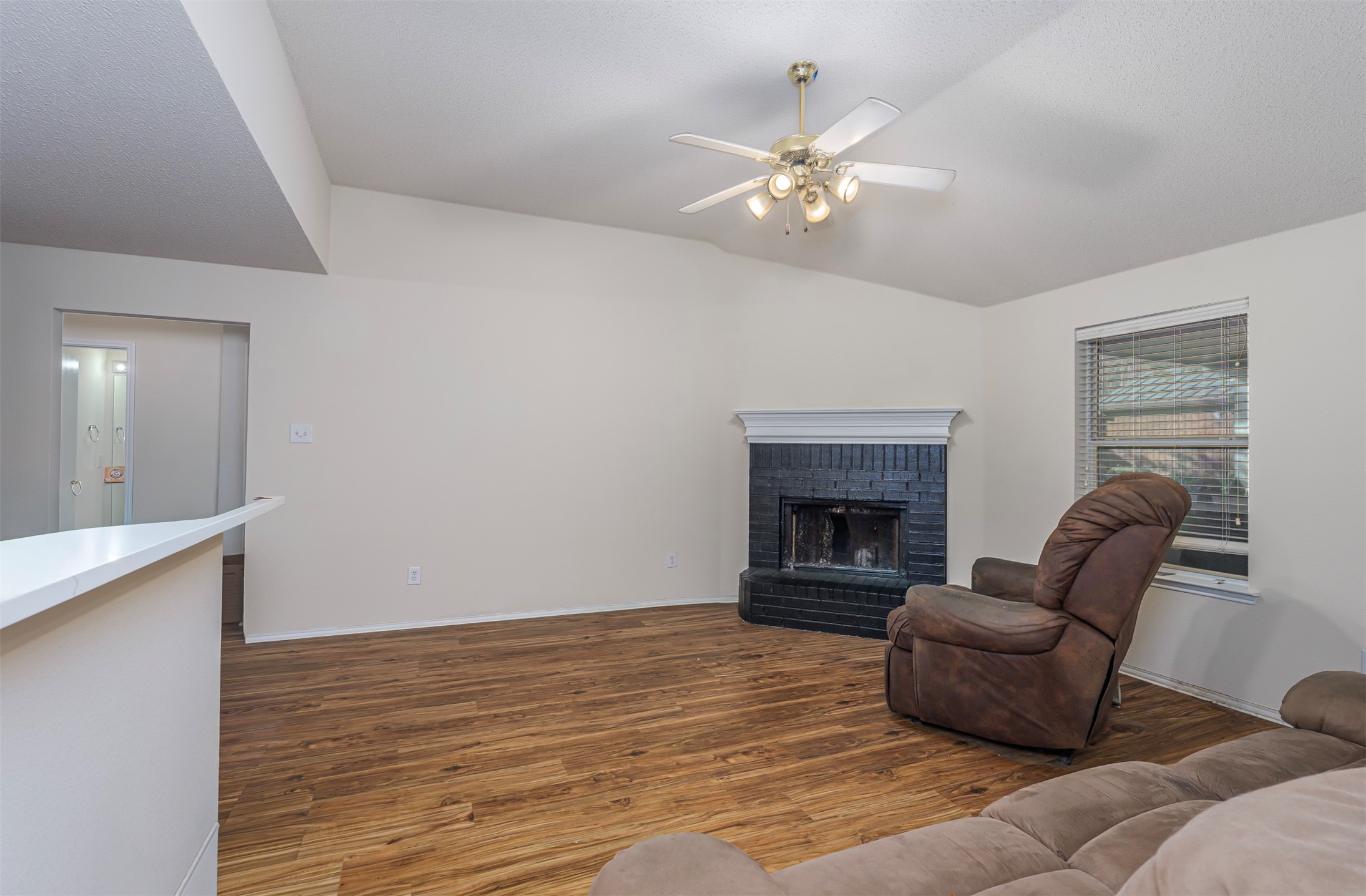 12212 Stillglen Trail