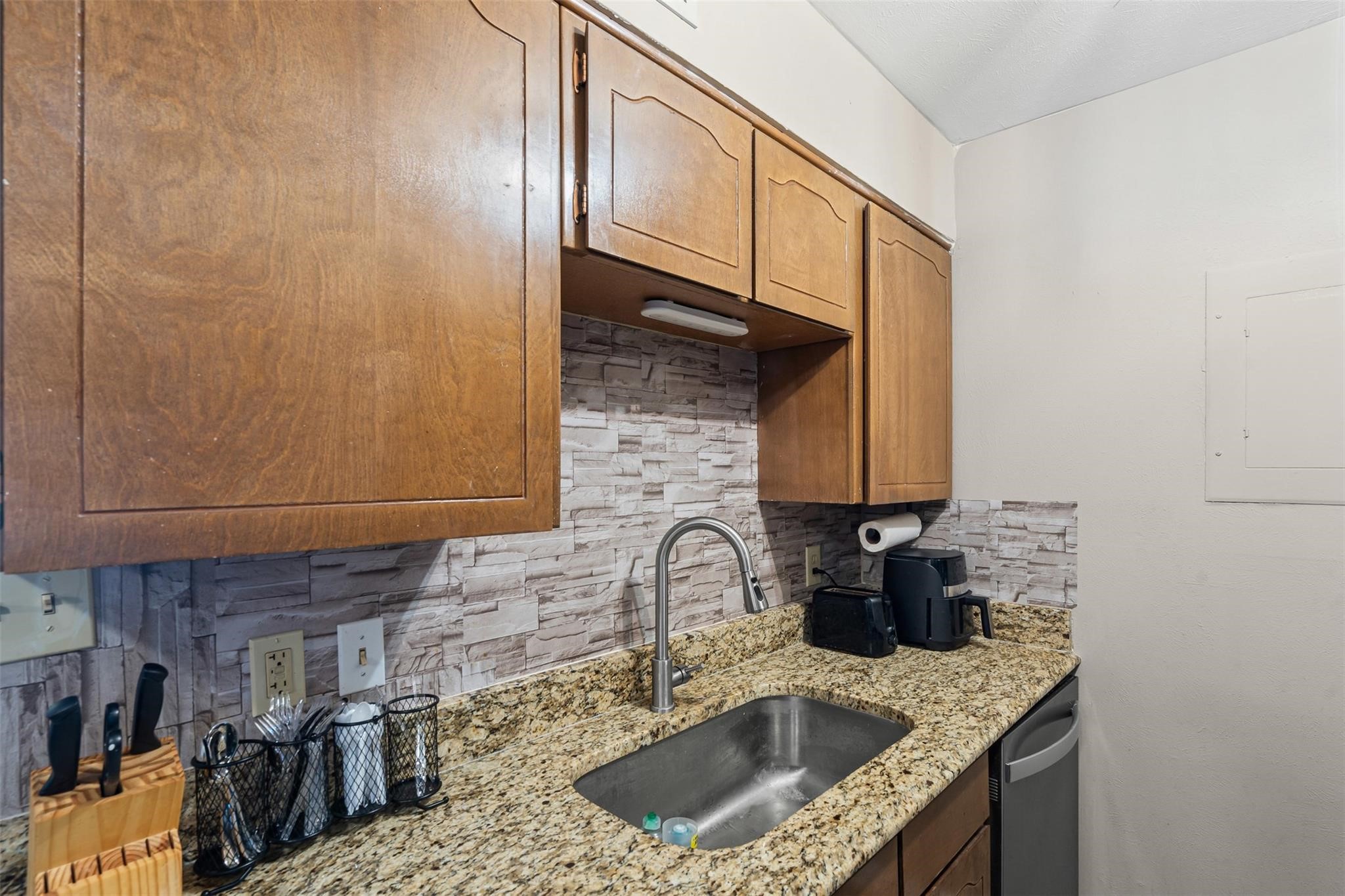 4024 Ridglea Country Club Drive 611