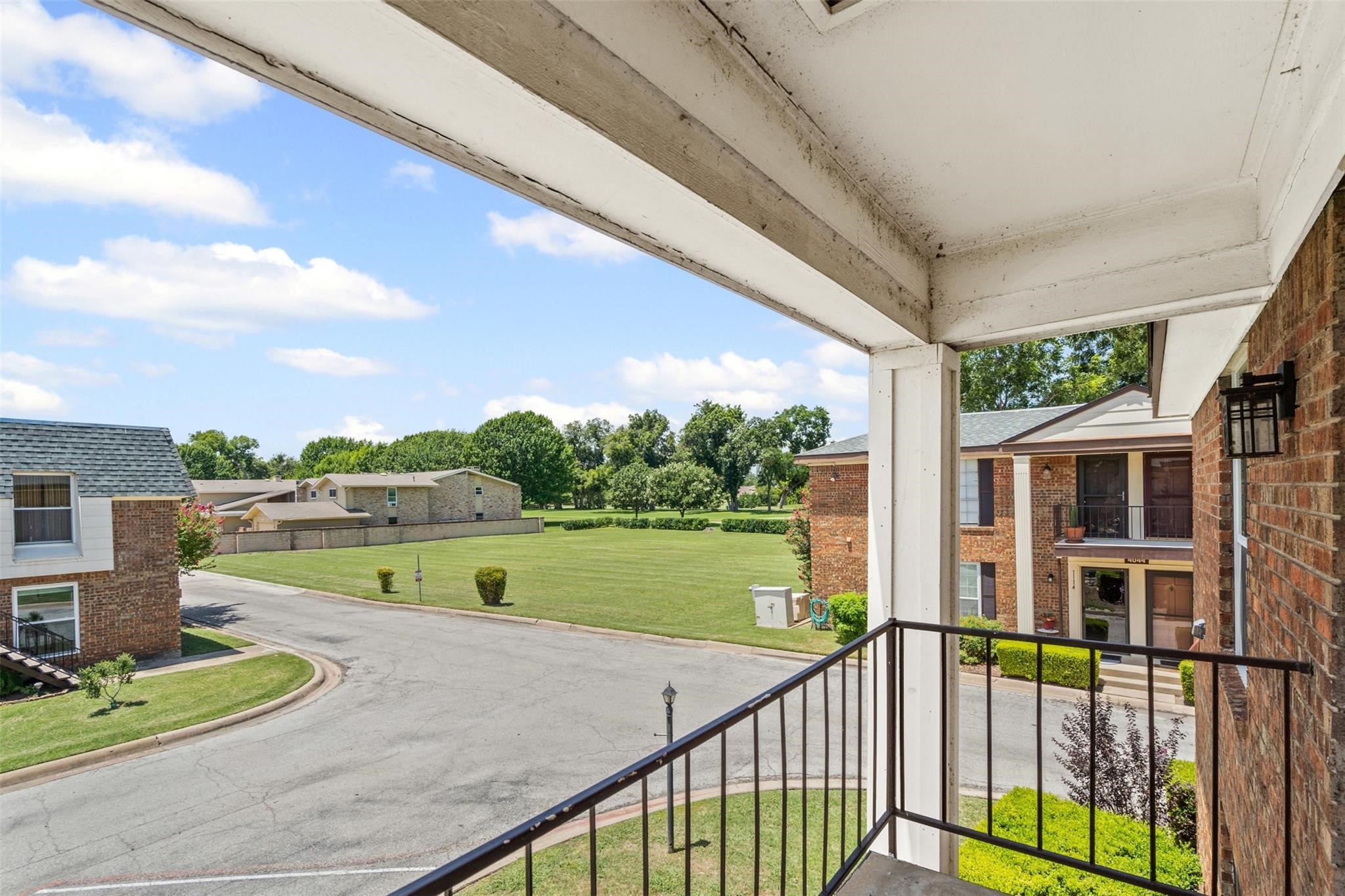 4024 Ridglea Country Club Drive 611