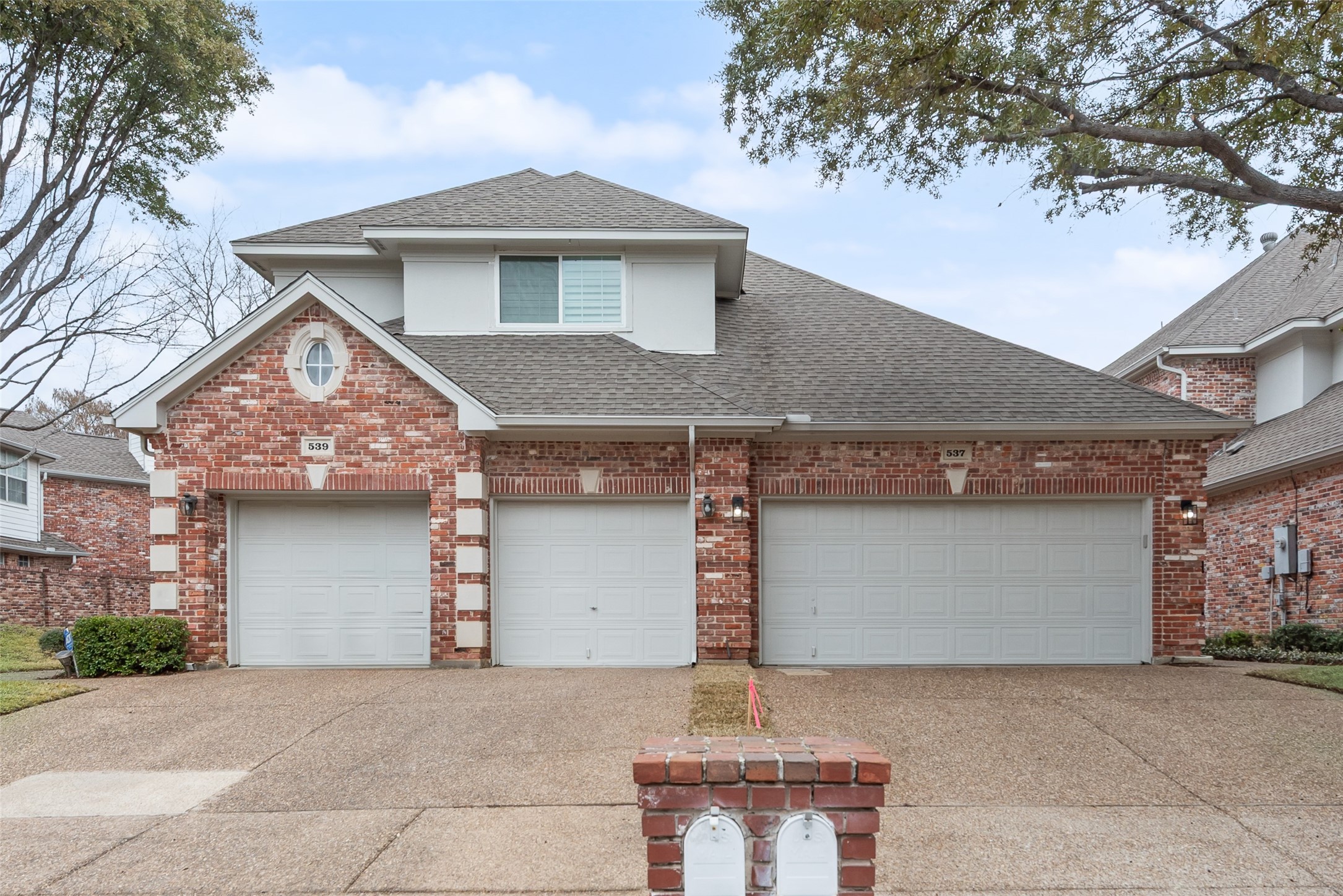 537 Lochngreen Trail