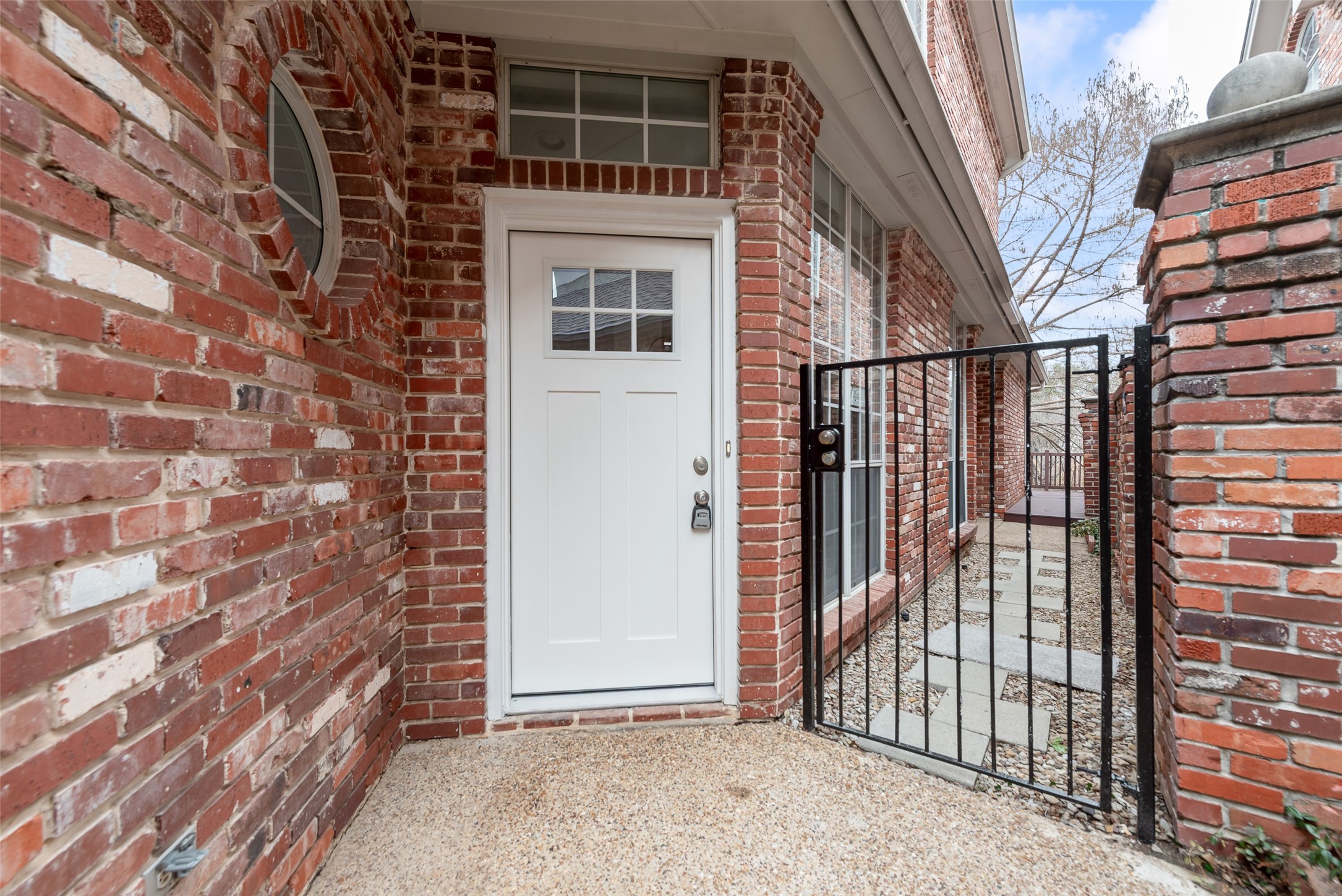 537 Lochngreen Trail