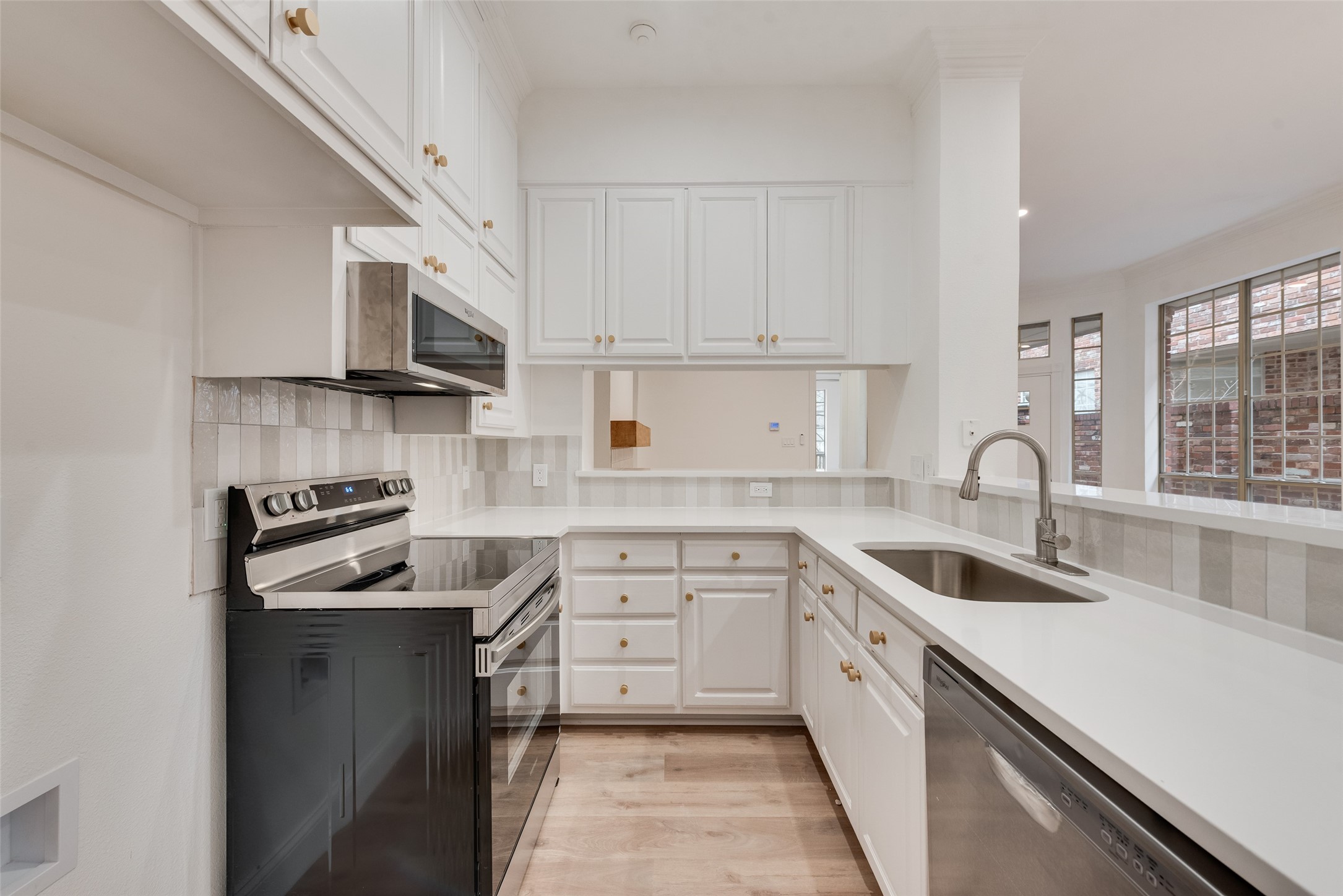 537 Lochngreen Trail