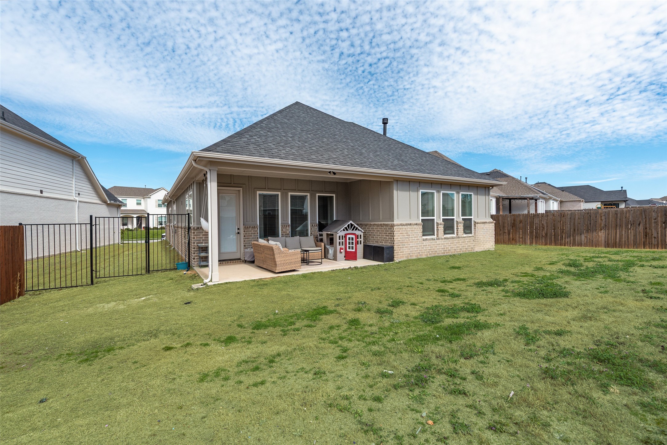 217 Observation Drive N