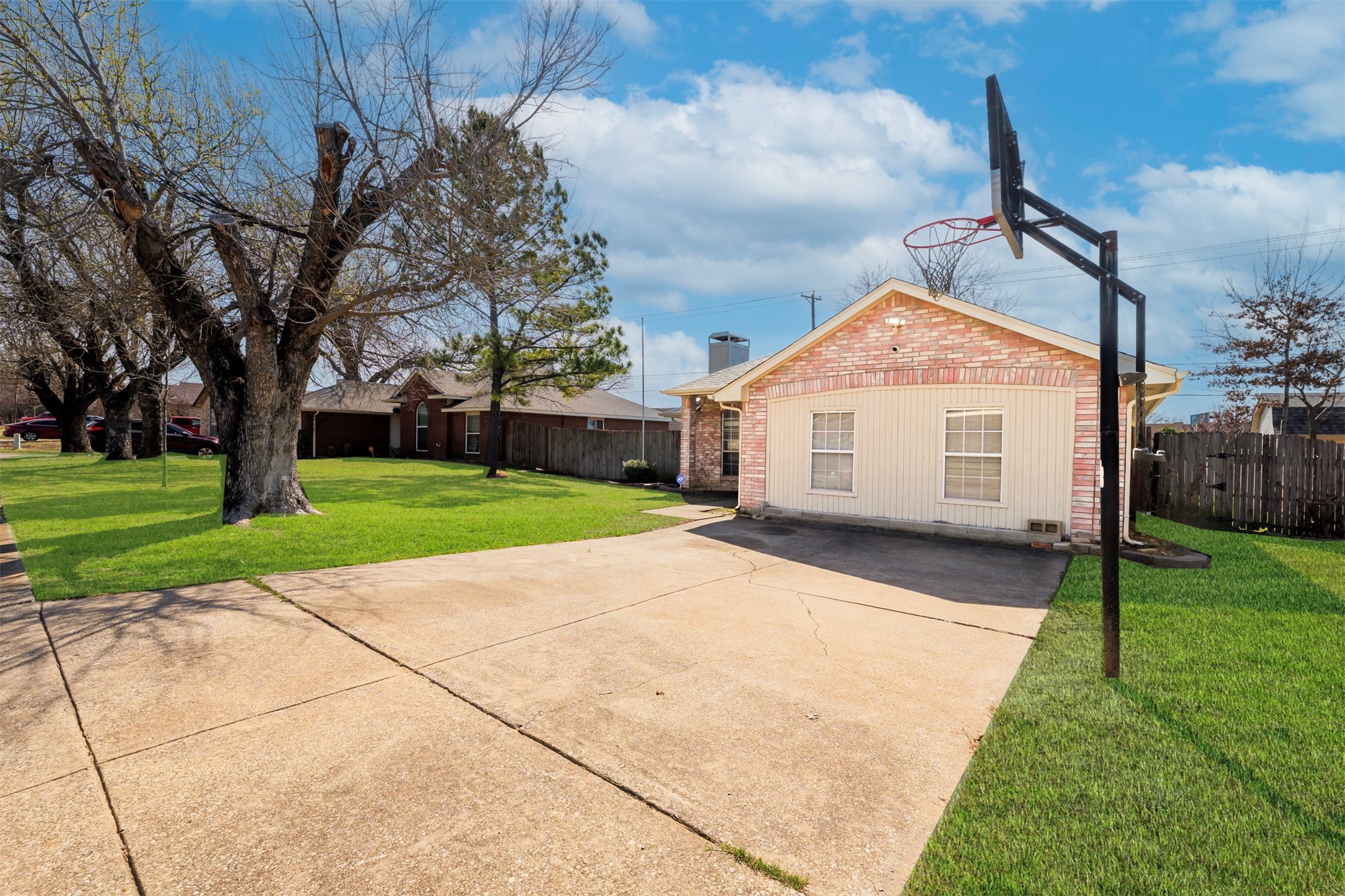709 Raywood Drive