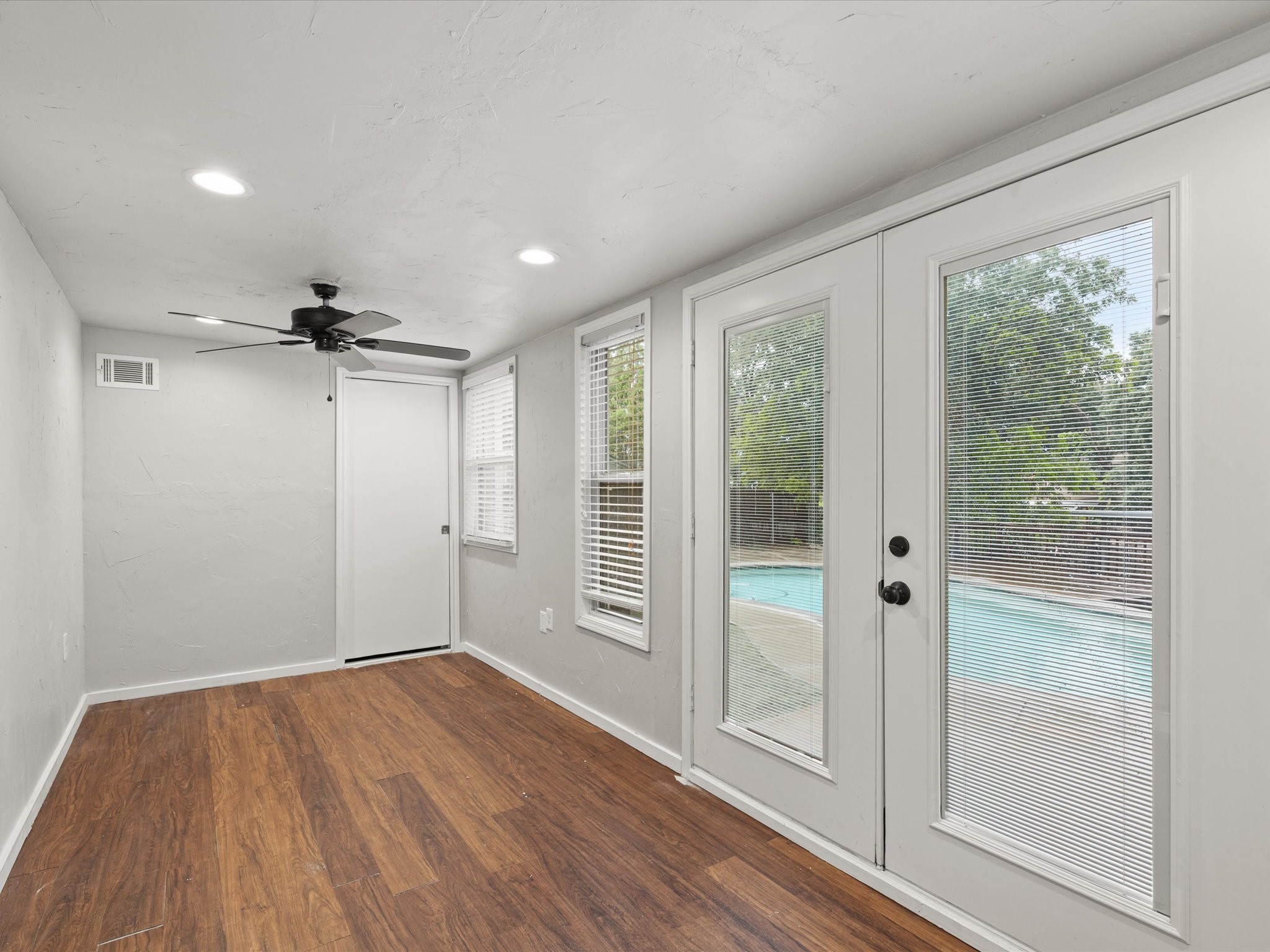 4404 W Fernwood Court