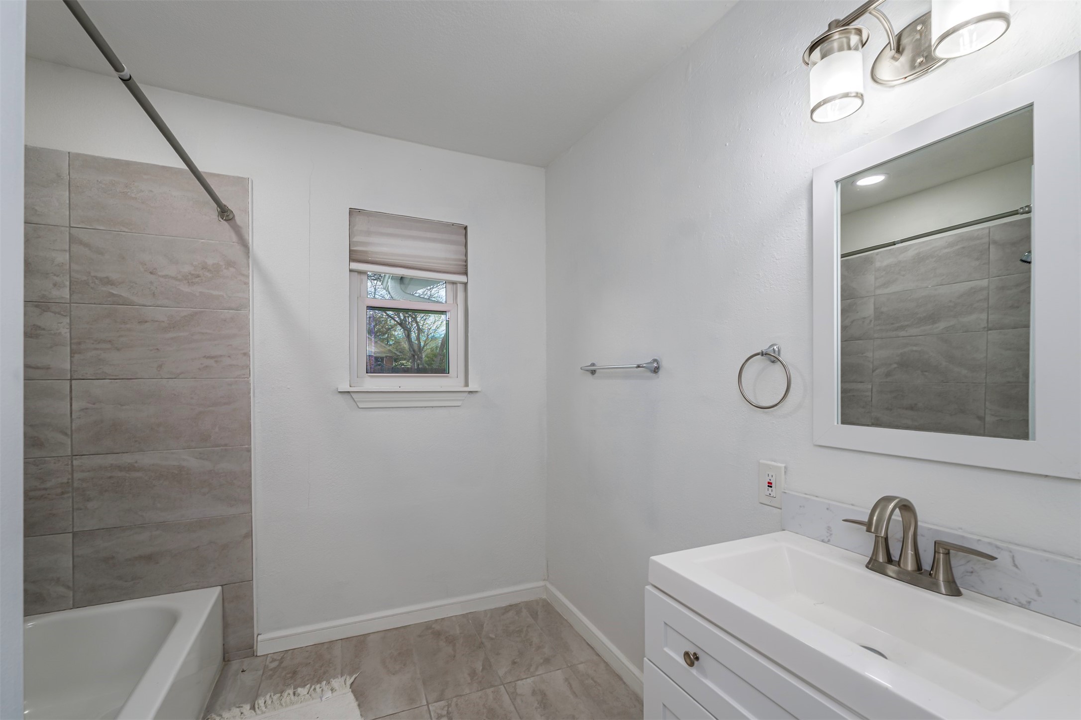 3240 Lipscomb Street