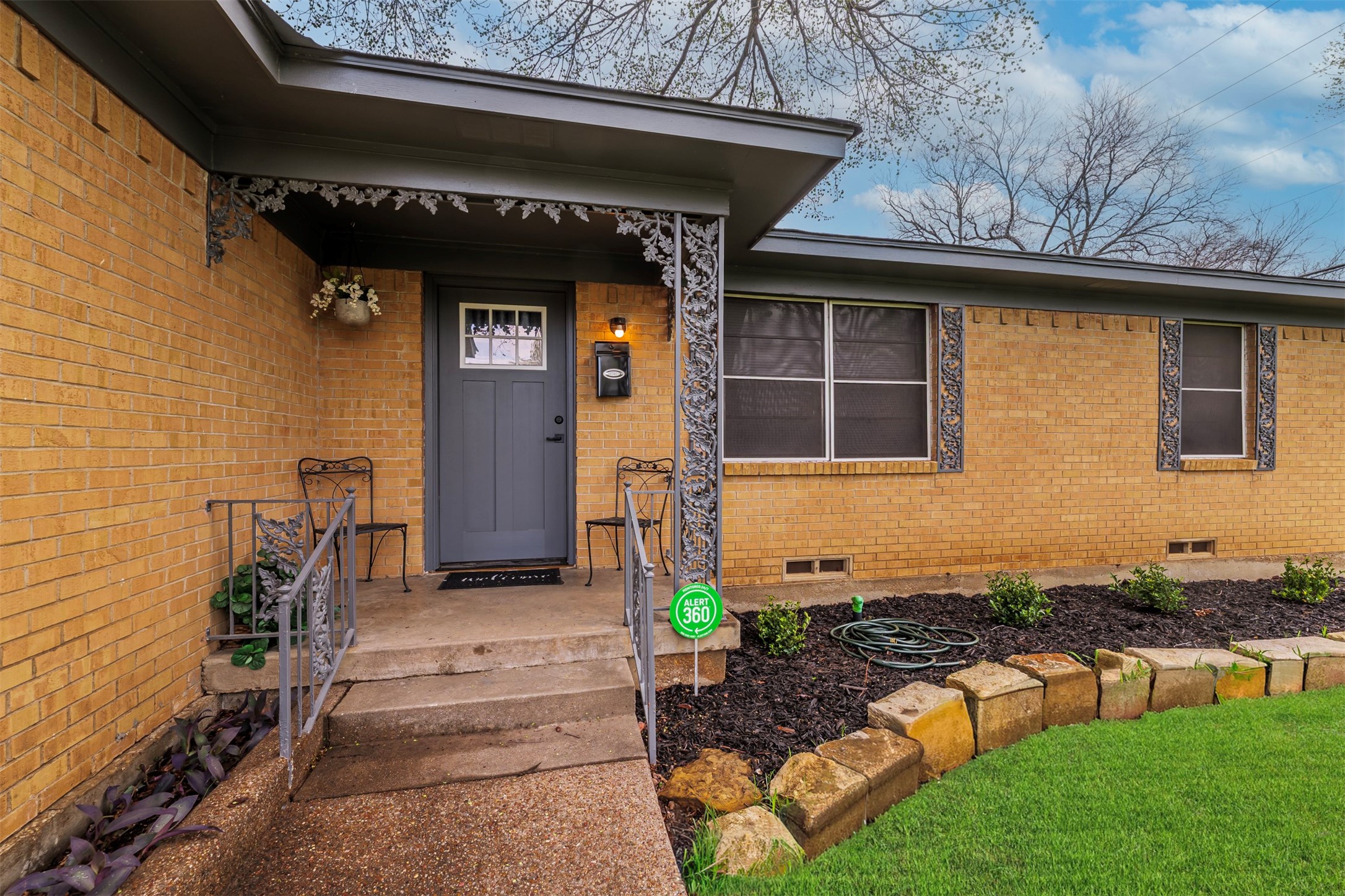 4916 Susan Lee Lane