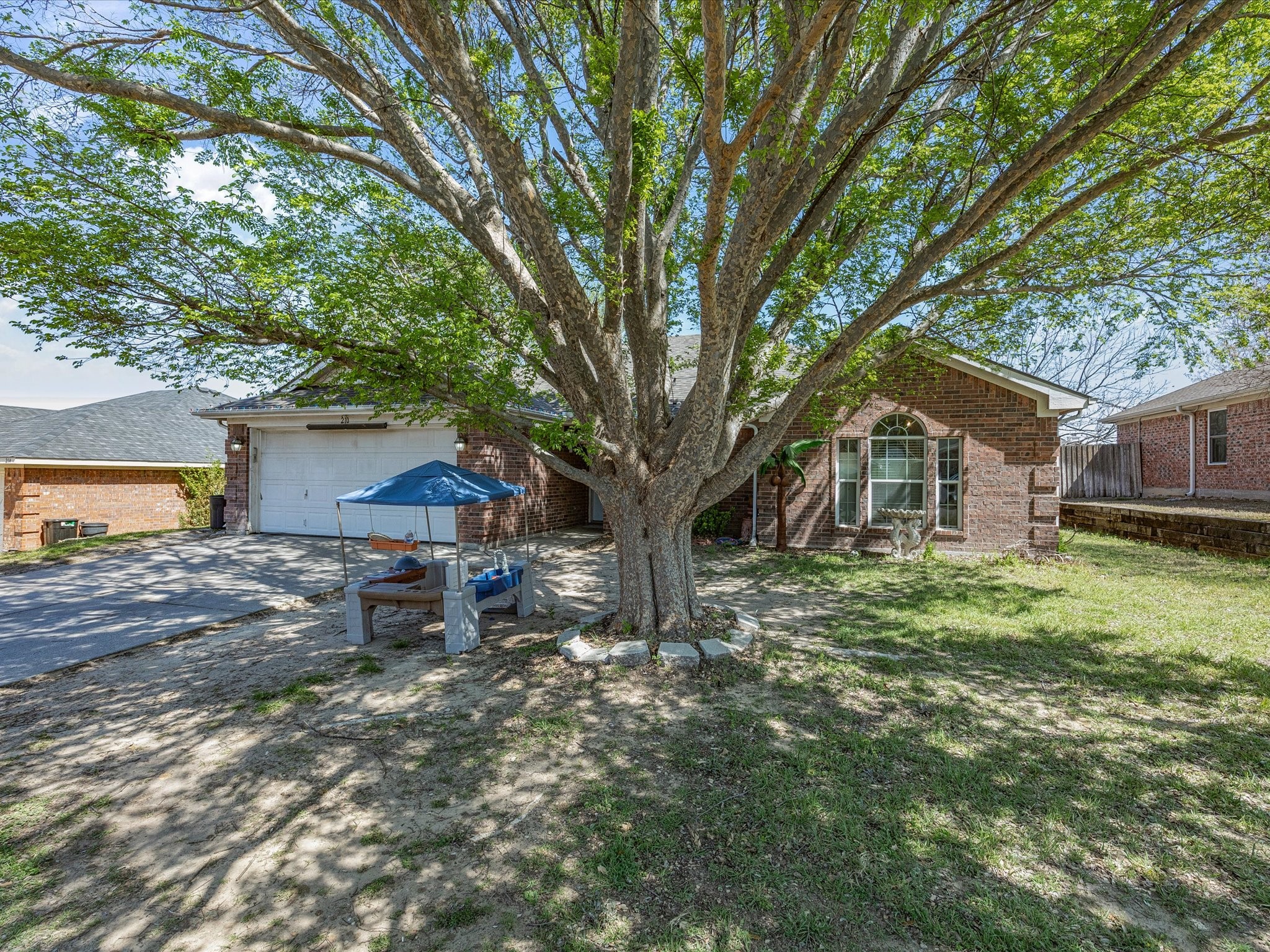 210 Wellington Trail
