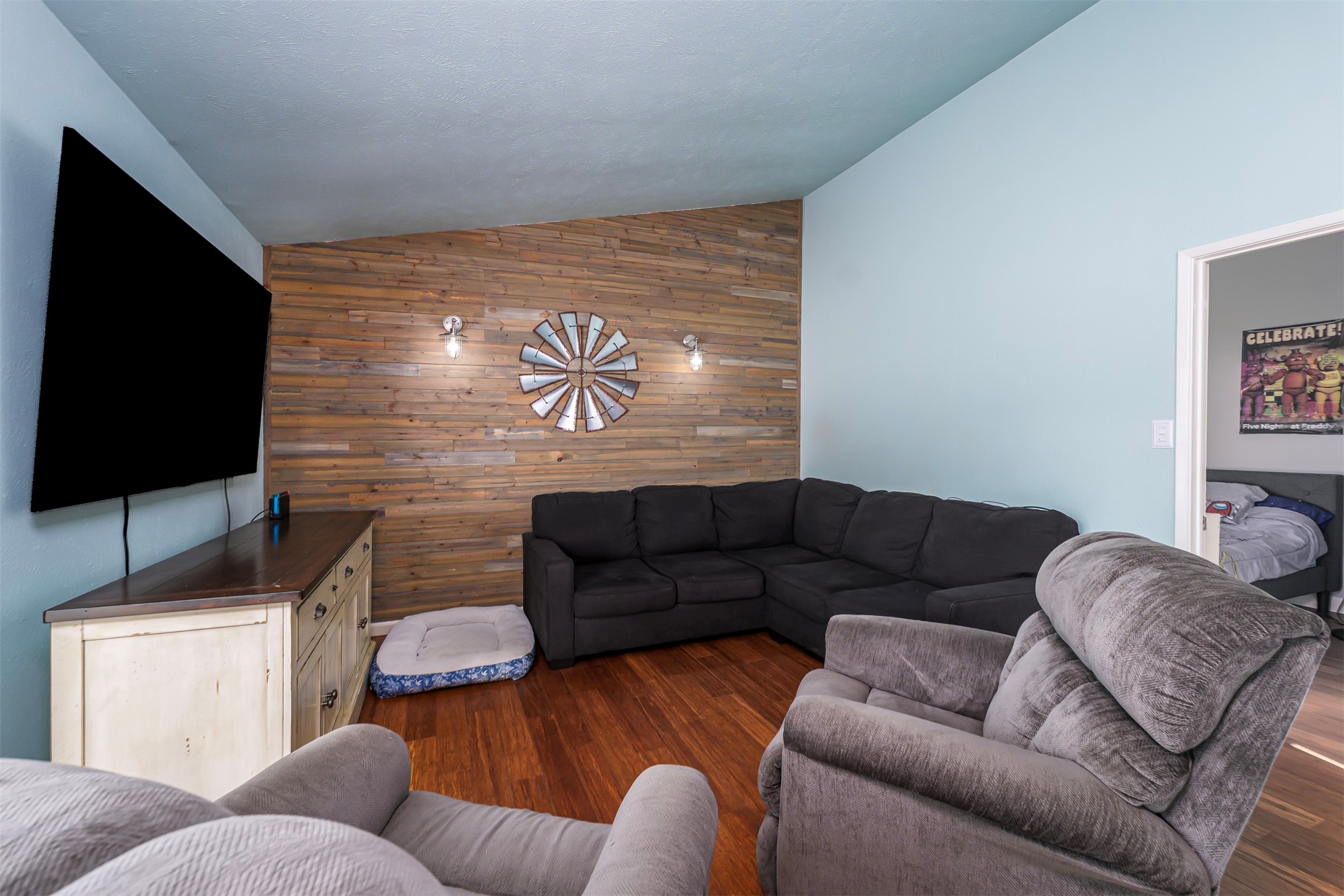 2908 Canterbury Lane