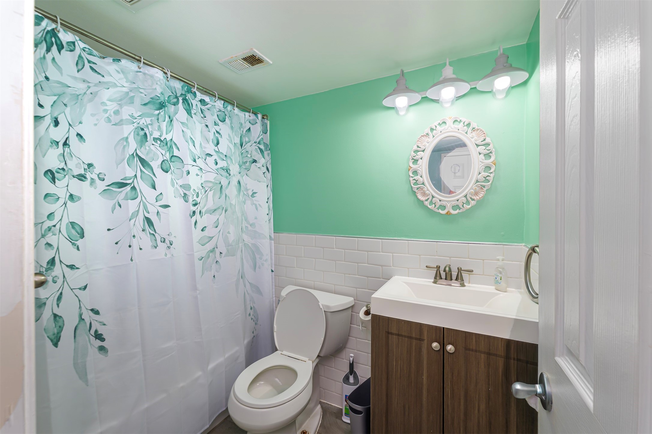 2908 Canterbury Lane