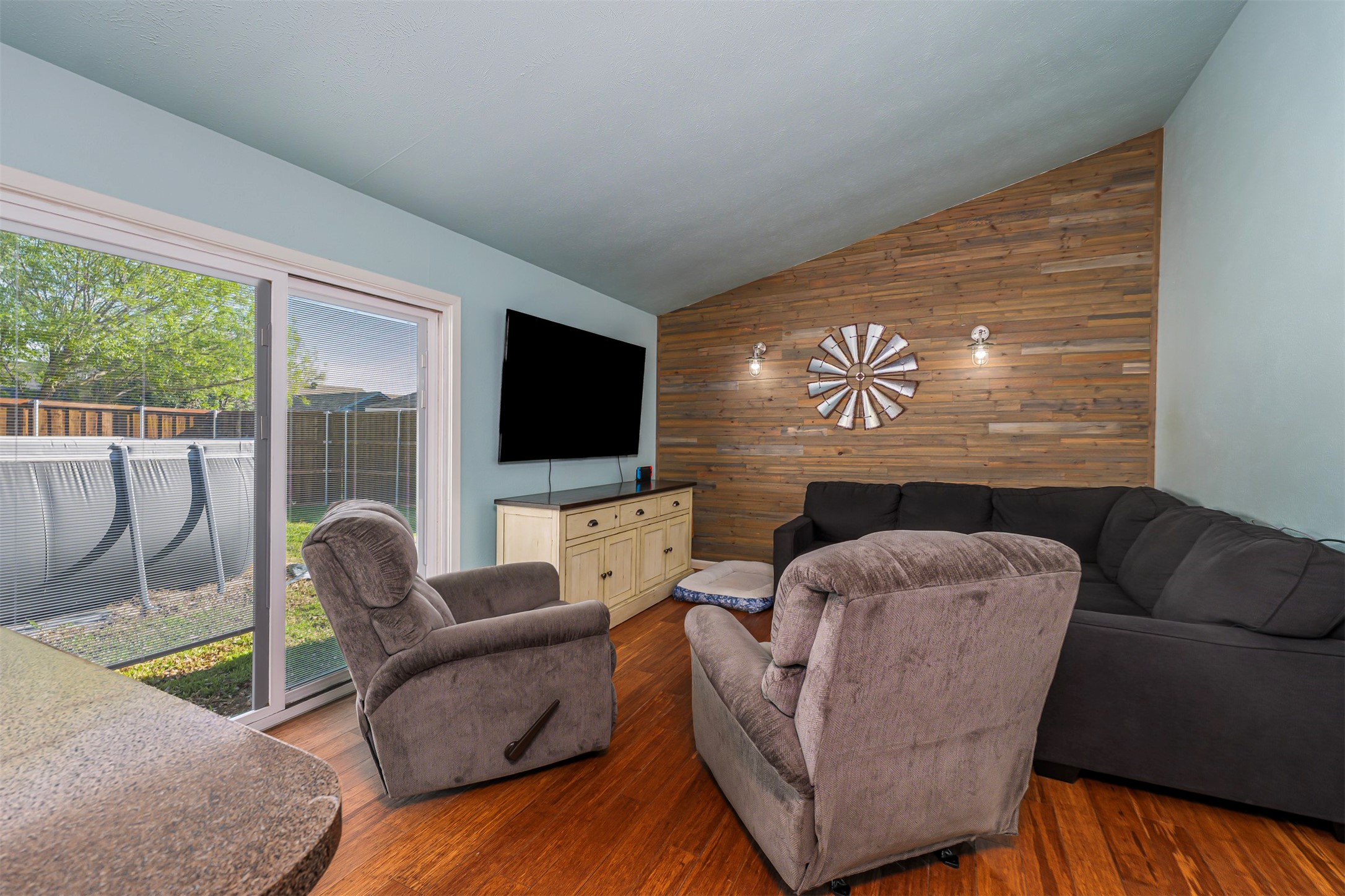 2908 Canterbury Lane