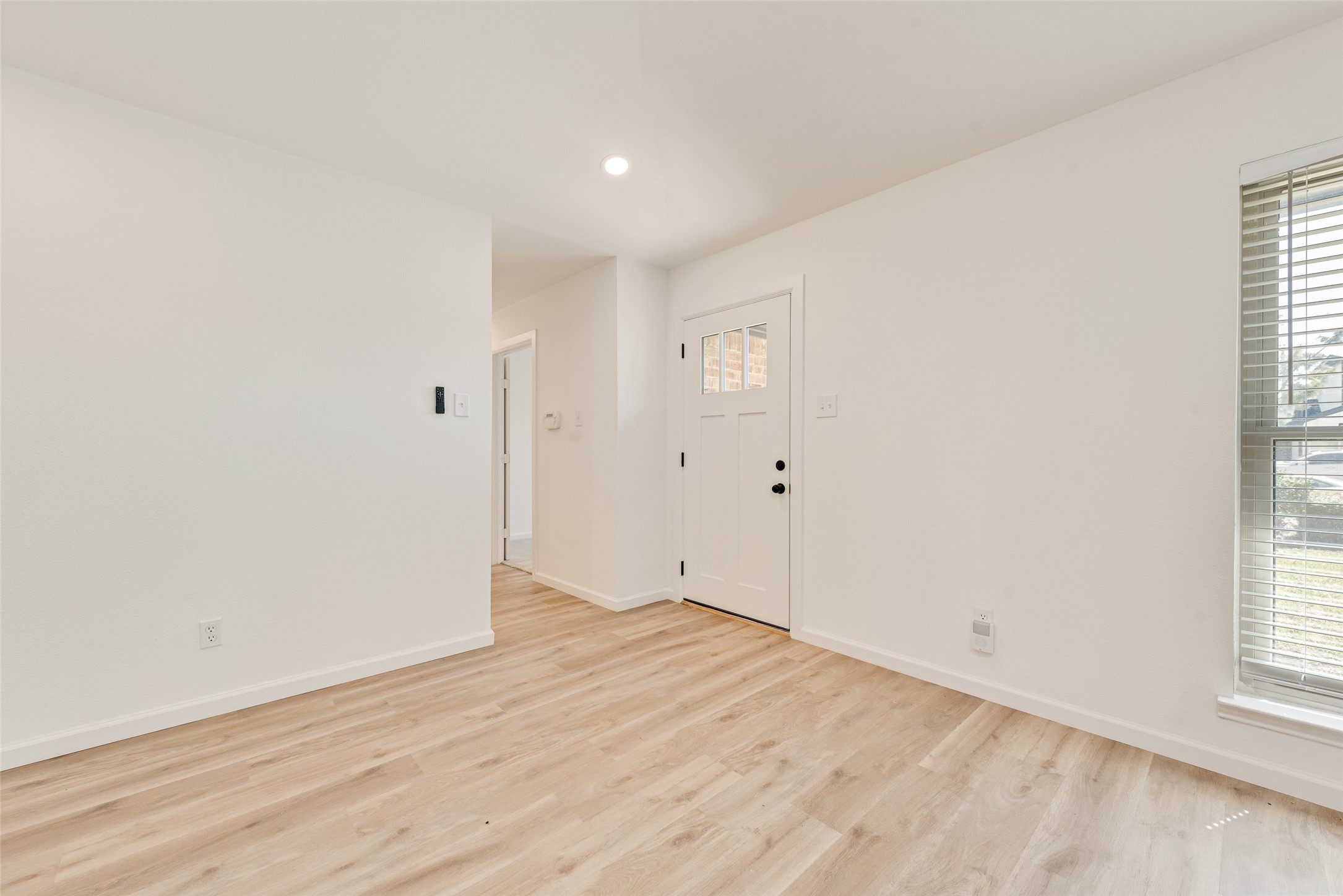 1933 Garden Crest Lane