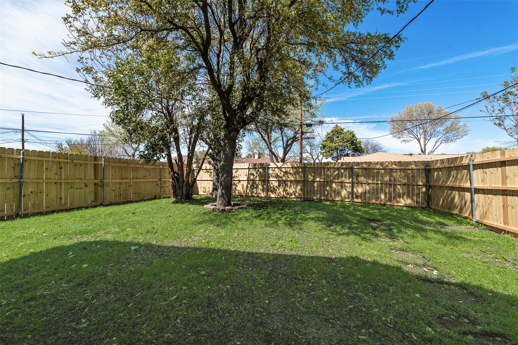 1933 Garden Crest Lane