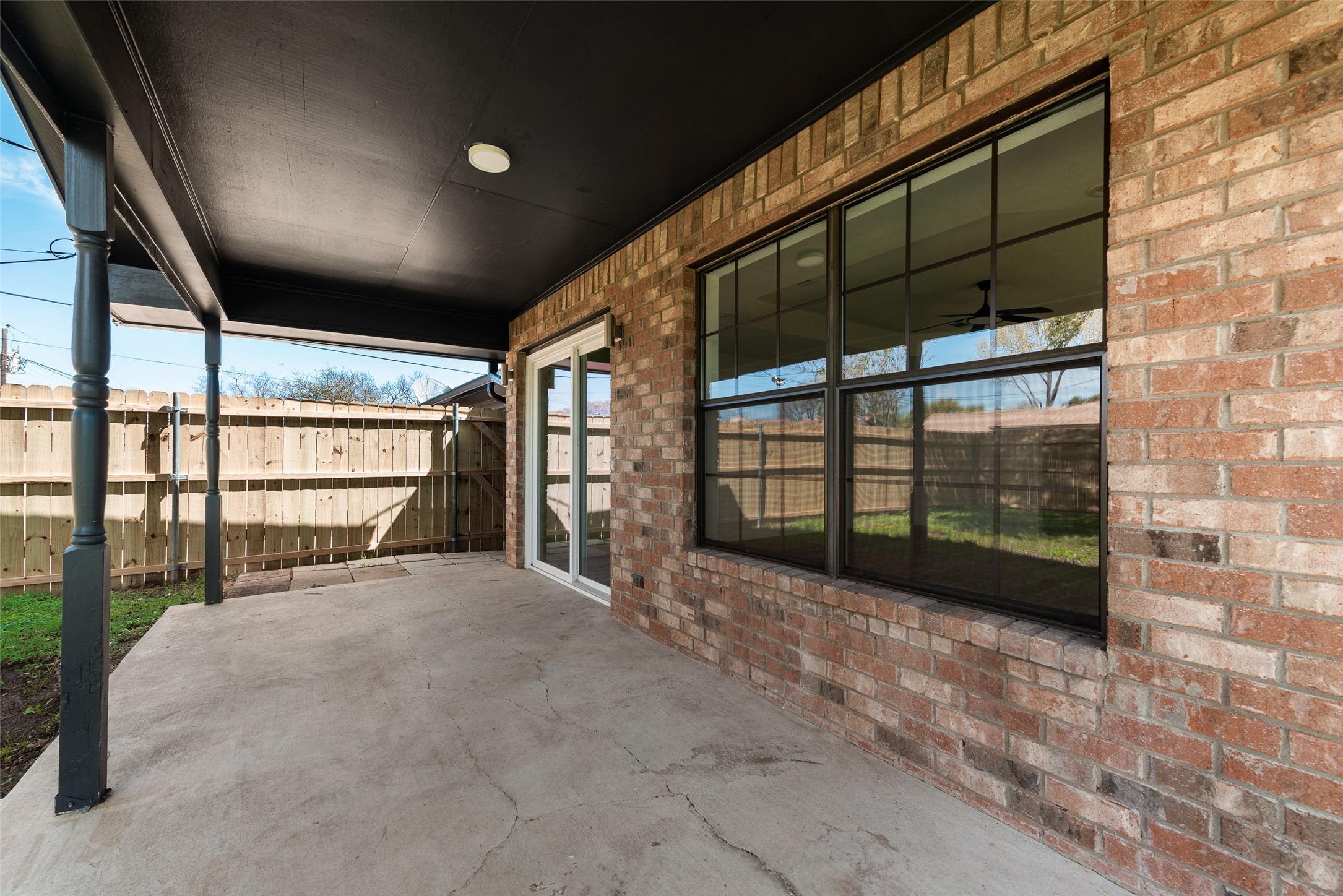 1933 Garden Crest Lane